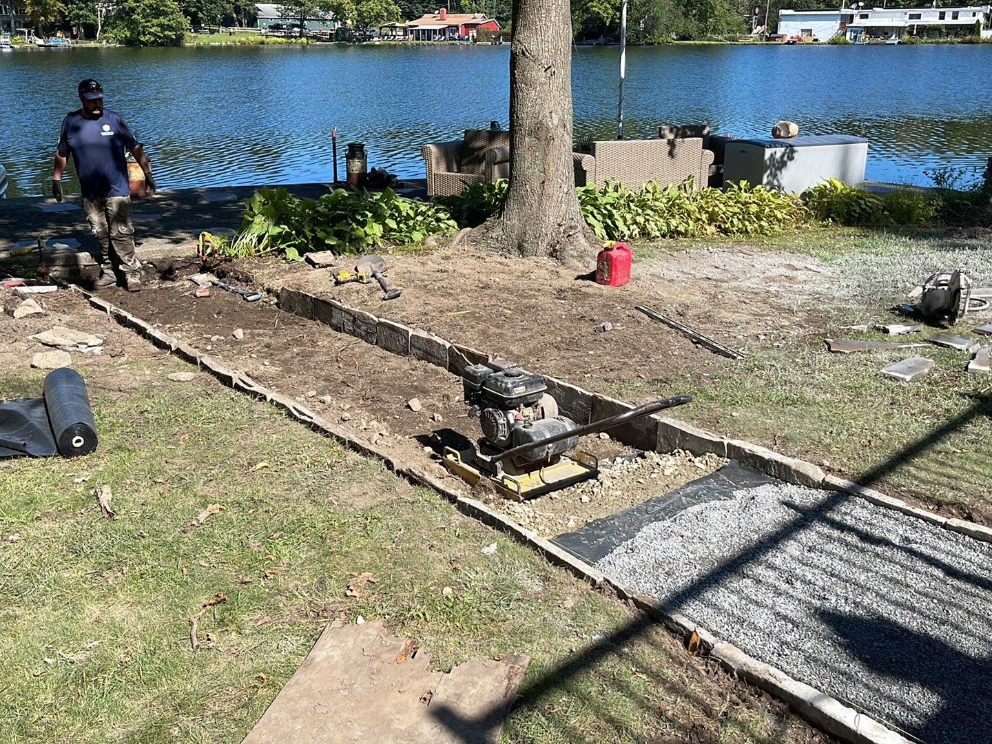 Patios-Walkways-NEW-NATURAL STONE-Backyard-Bracket 1-1-4NPWNSBYB1.jpg