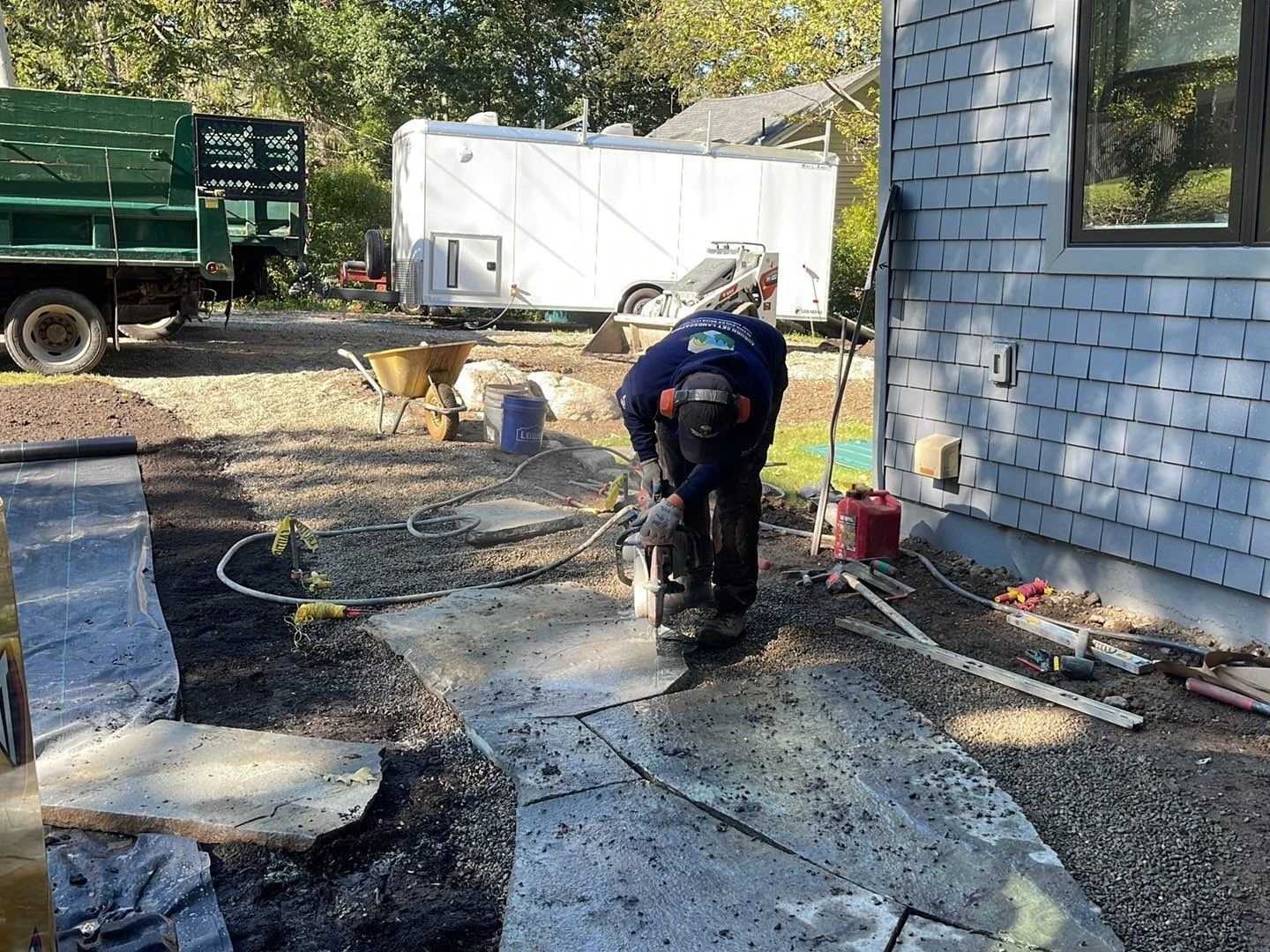 Patios-Walkways-NEW-NATURAL STONE-Front Yard-Bracket 2-1-6NPWNSFYB2.jpg