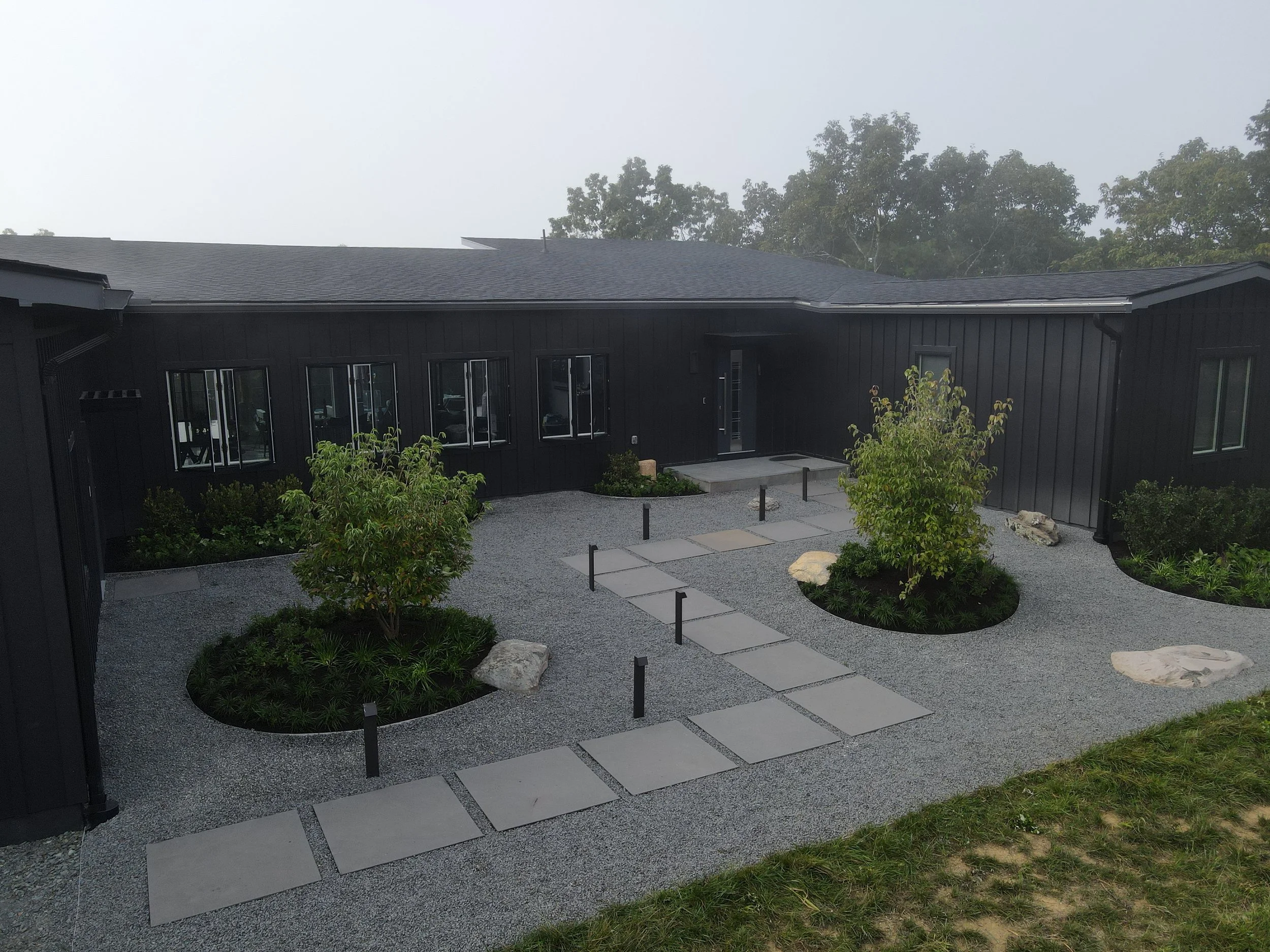 Patios-Walkways-NEW-NATURAL STONE-Front Yard-Bracket 3-1-11NPWNSFYB3.jpg