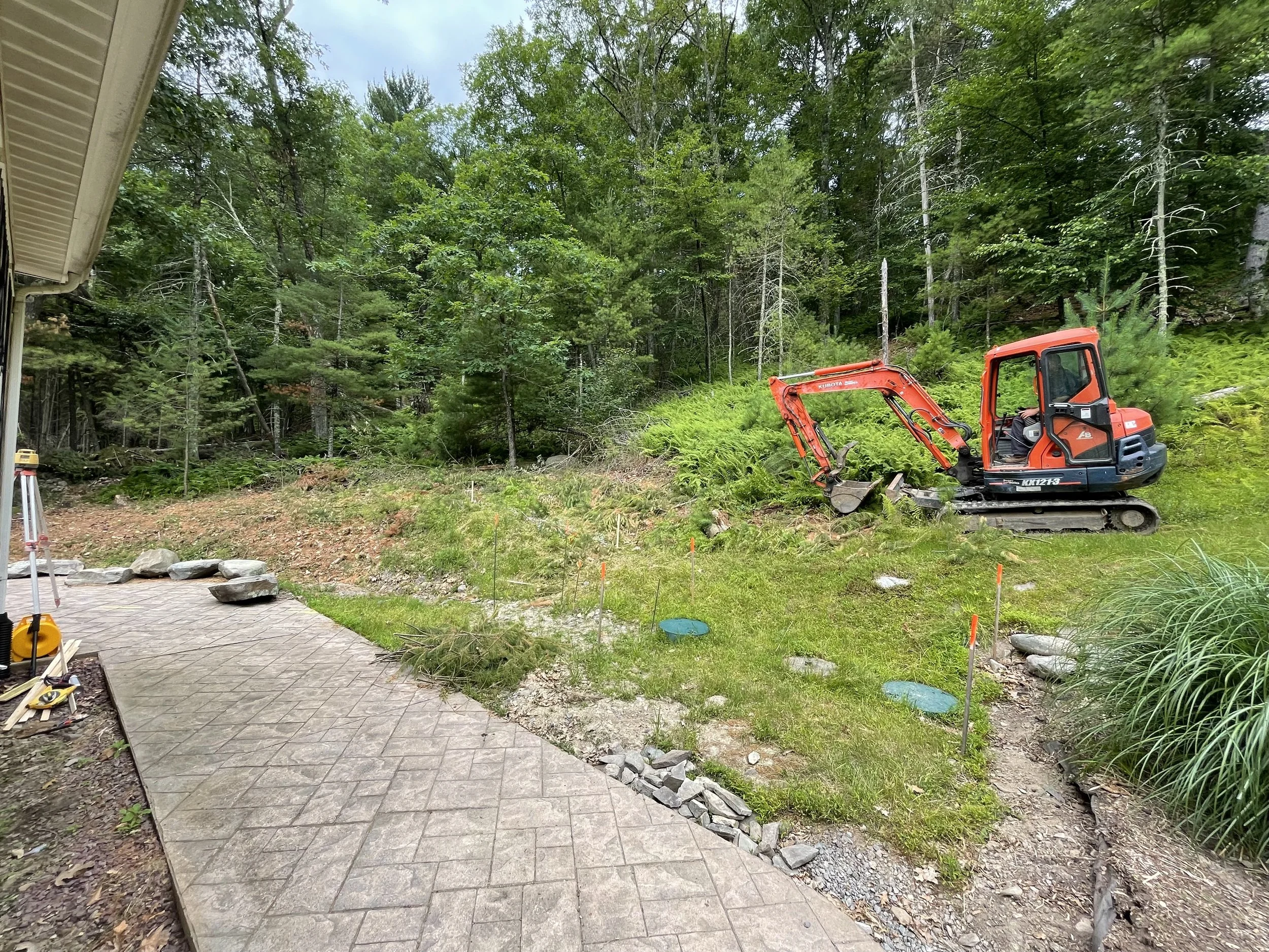 Patios-Walkways-RENOVATION-CONCRETE PAVER-Backyard-Bracket 3-2-2RPWCPBYB3.jpg