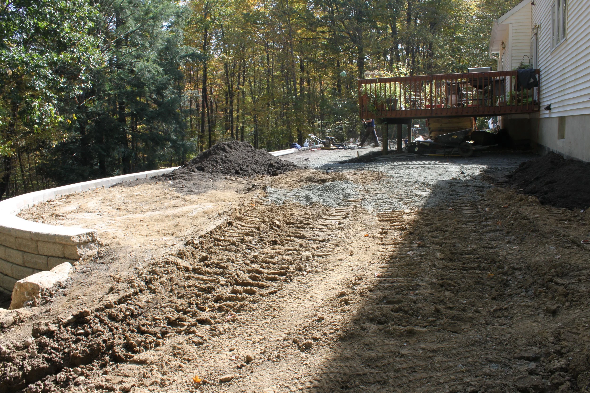 Patios-Walkways-RENOVATION-CONCRETE PAVER-Backyard-Bracket 3-5-6RPWCPBYB3.JPG