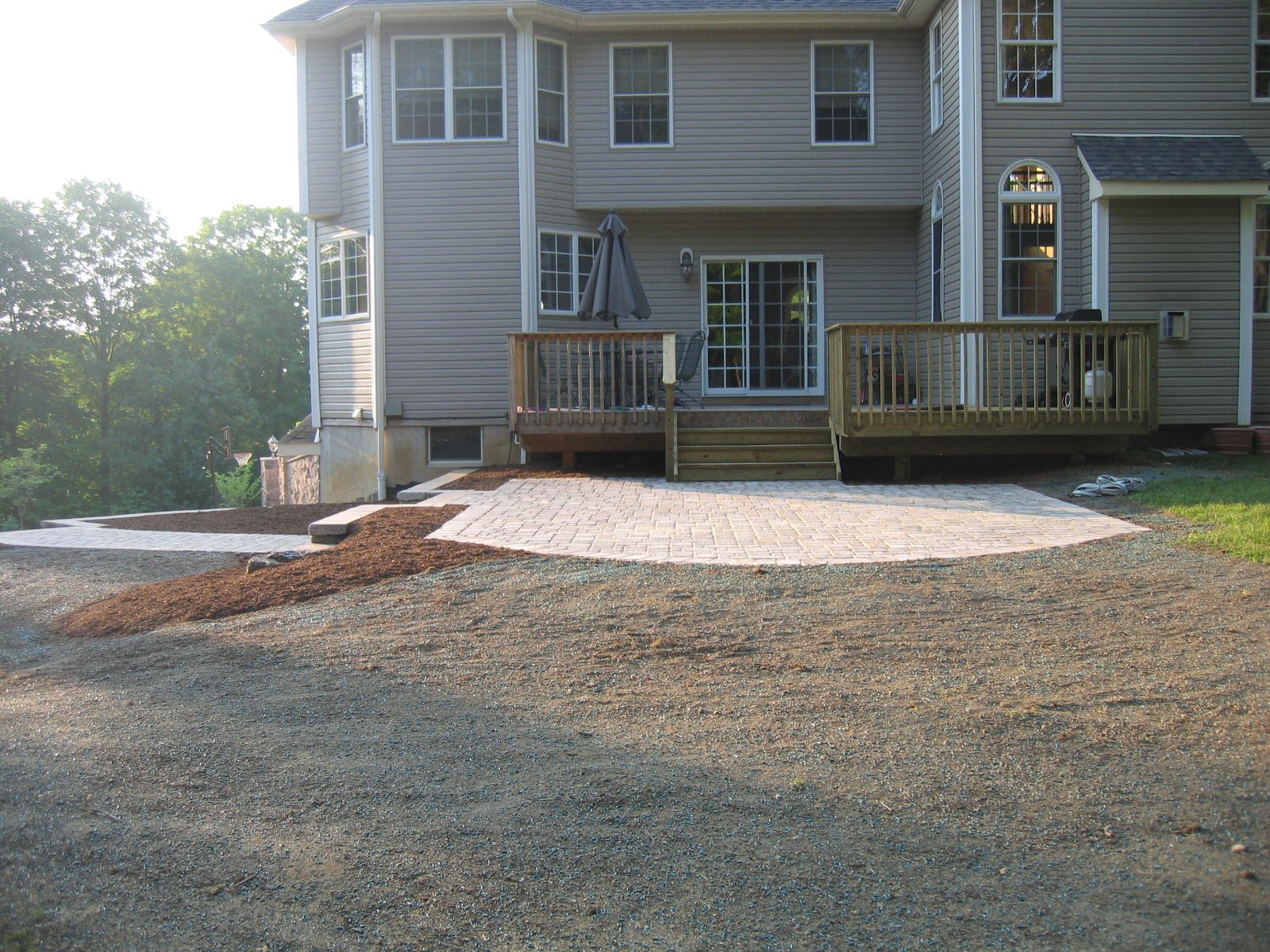 Patios-Walkways-RENOVATION-CONCRETE PAVER-Backyard-Bracket 3-6-3RPWCPBYB3.JPG
