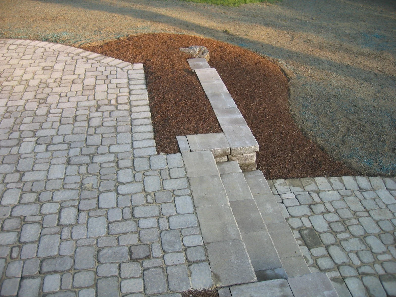 Patios-Walkways-RENOVATION-CONCRETE PAVER-Backyard-Bracket 3-6-4RPWCPBYB3.JPG