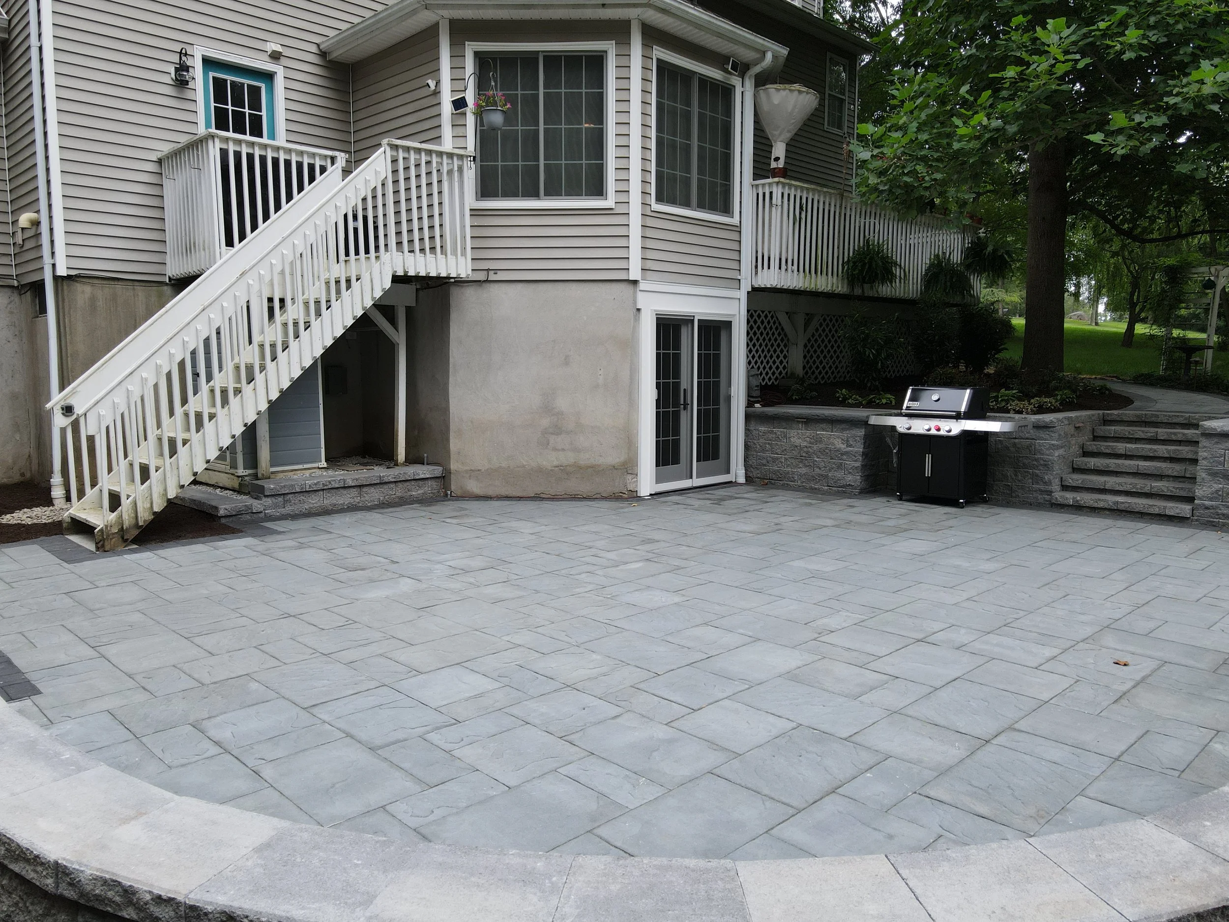 Patios-Walkways-RENOVATION-CONCRETE PAVER-Backyard-Bracket 4-1-8RPWCPBYB4.jpg