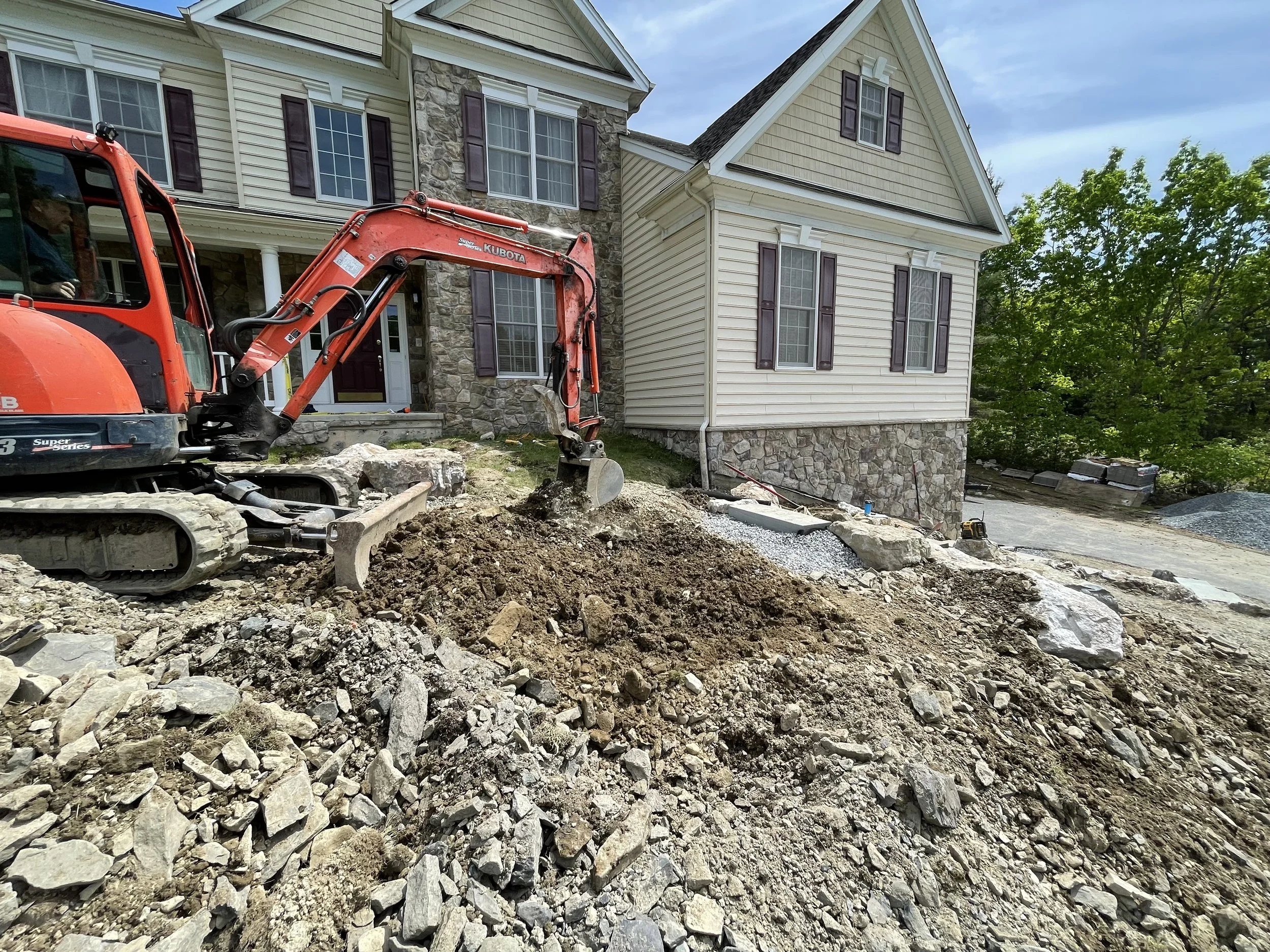 Patios-Walkways-RENOVATION-CONCRETE PAVER-Front Yard-Bracket 3-2-2RPWCPFYB3.jpg