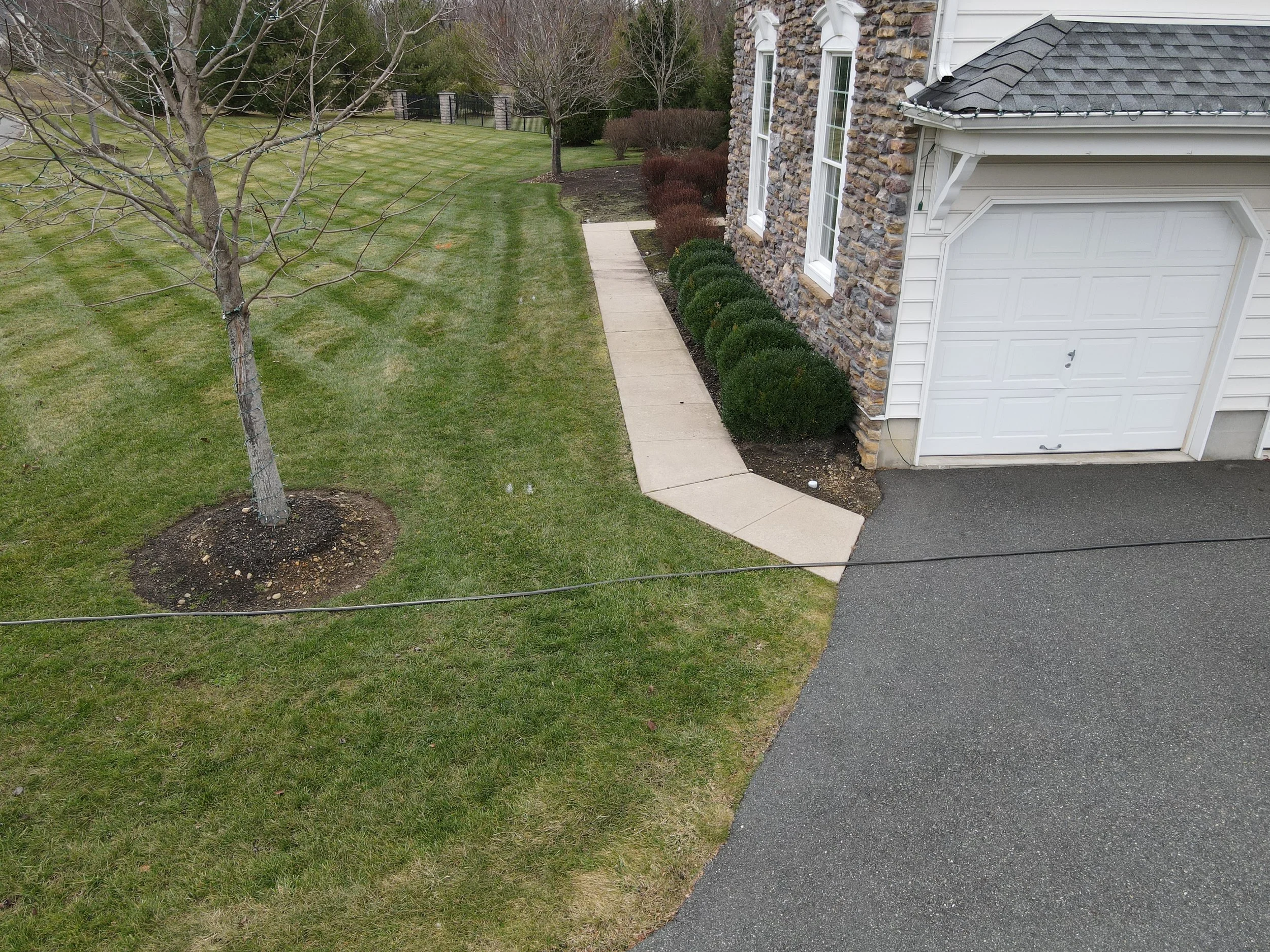 Patios-Walkways-RENOVATION-CONCRETE PAVER-Front Yard-Bracket 3-4-1RPWCPFYB3.JPG