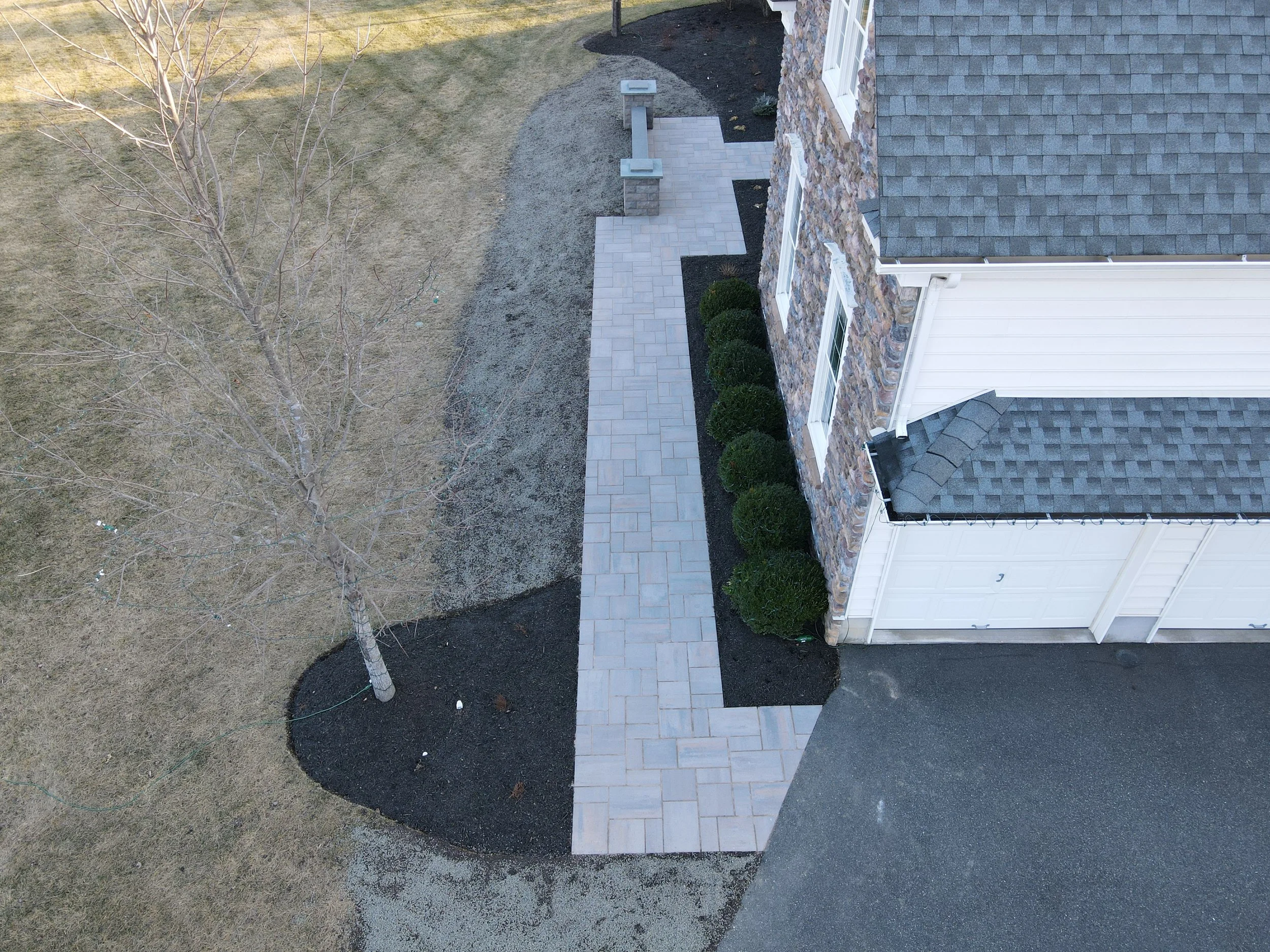 Patios-Walkways-RENOVATION-CONCRETE PAVER-Front Yard-Bracket 3-4-8RPWCPFYB3.JPG