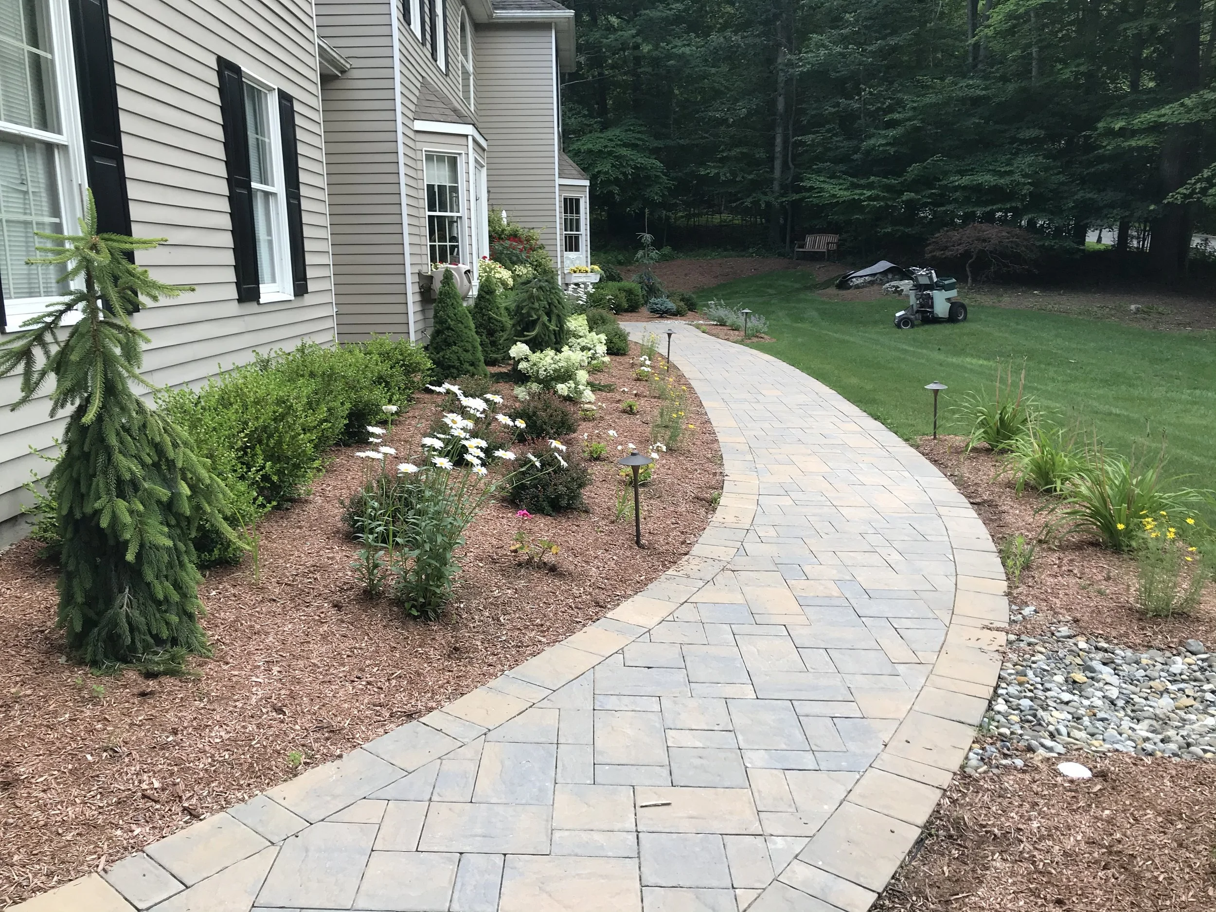 Patios-Walkways-RENOVATION-CONCRETE PAVER-Front Yard-Bracket 3-5-7RPWCPFYB3.jpg
