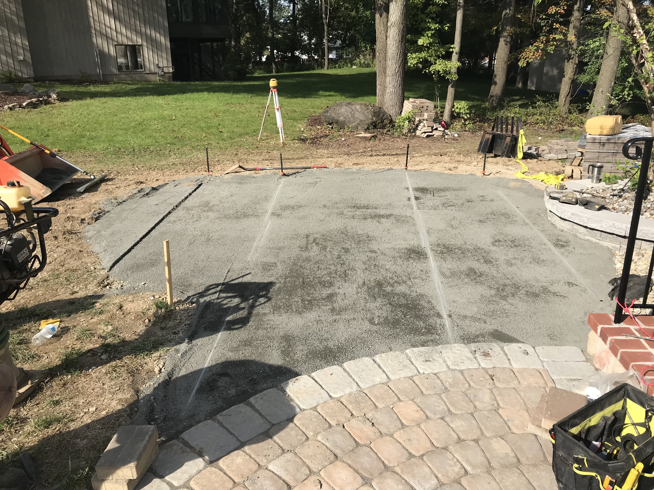 Patios-Walkways-RENOVATION-CONCRETE PAVER-Front Yard-Bracket 3-8-5RPWCPFYB3.jpg
