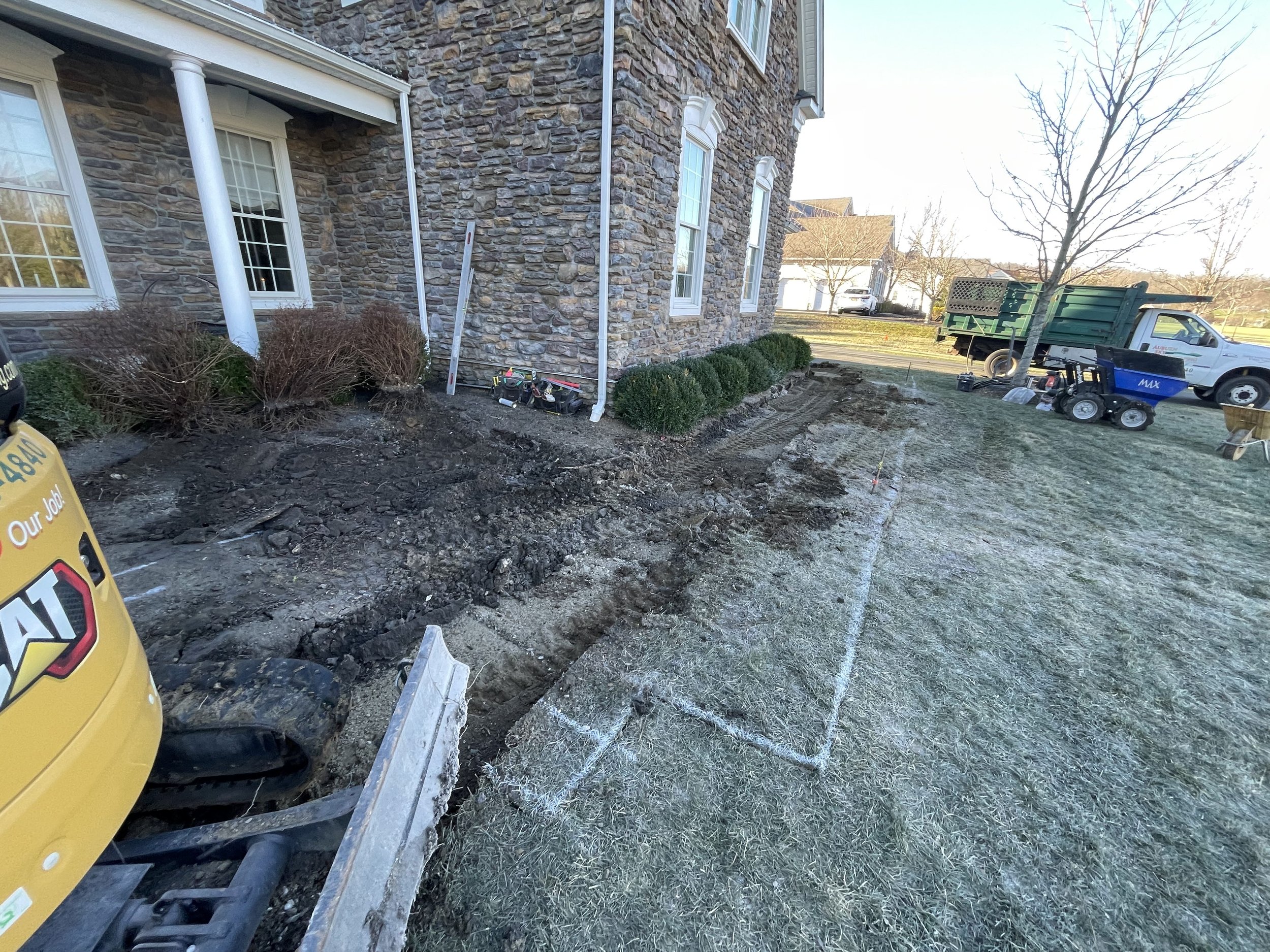 Patios-Walkways-RENOVATION-CONCRETE_PAVER-Front_Yard-Bracket_3-4-4RPWCPFYB3.jpg