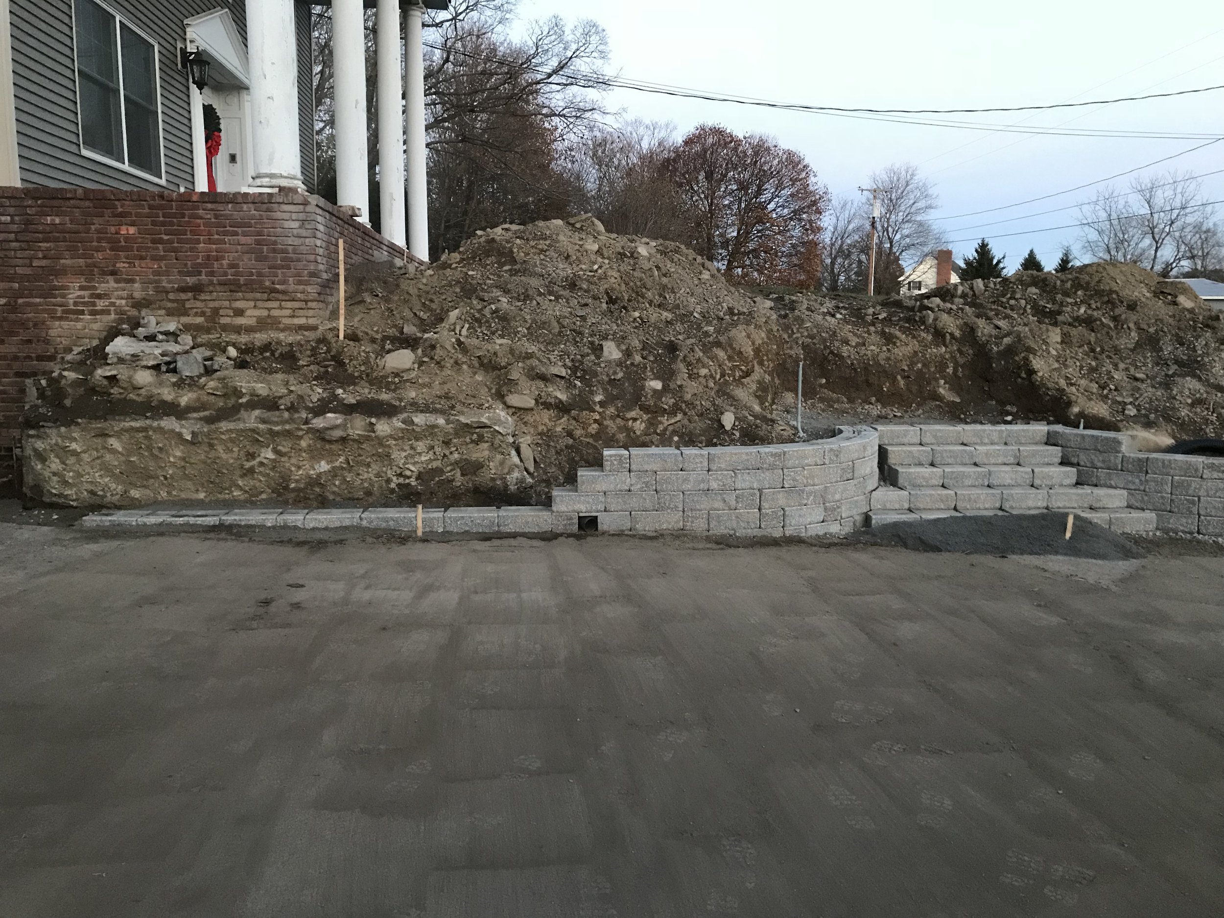 Concrete Segmented Walls - RENOVATION - Bracket 4 - 2-4RWCSB4.jpg