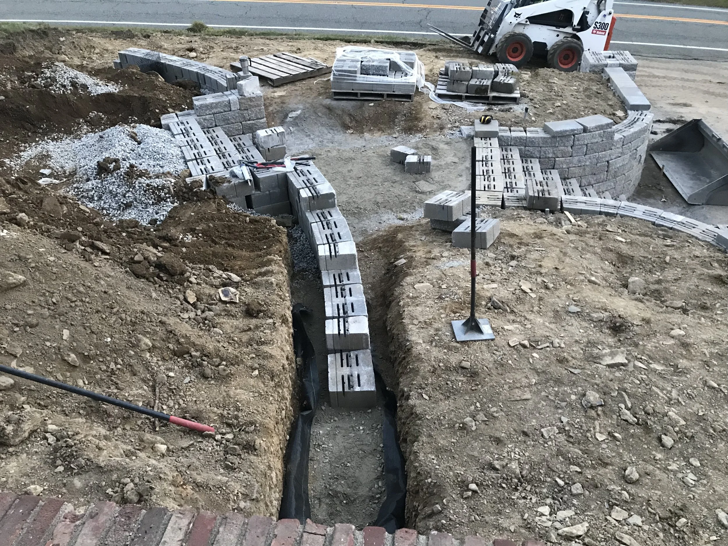 Concrete Segmented Walls - RENOVATION - Bracket 4 - 2-6RWCSB4.jpg