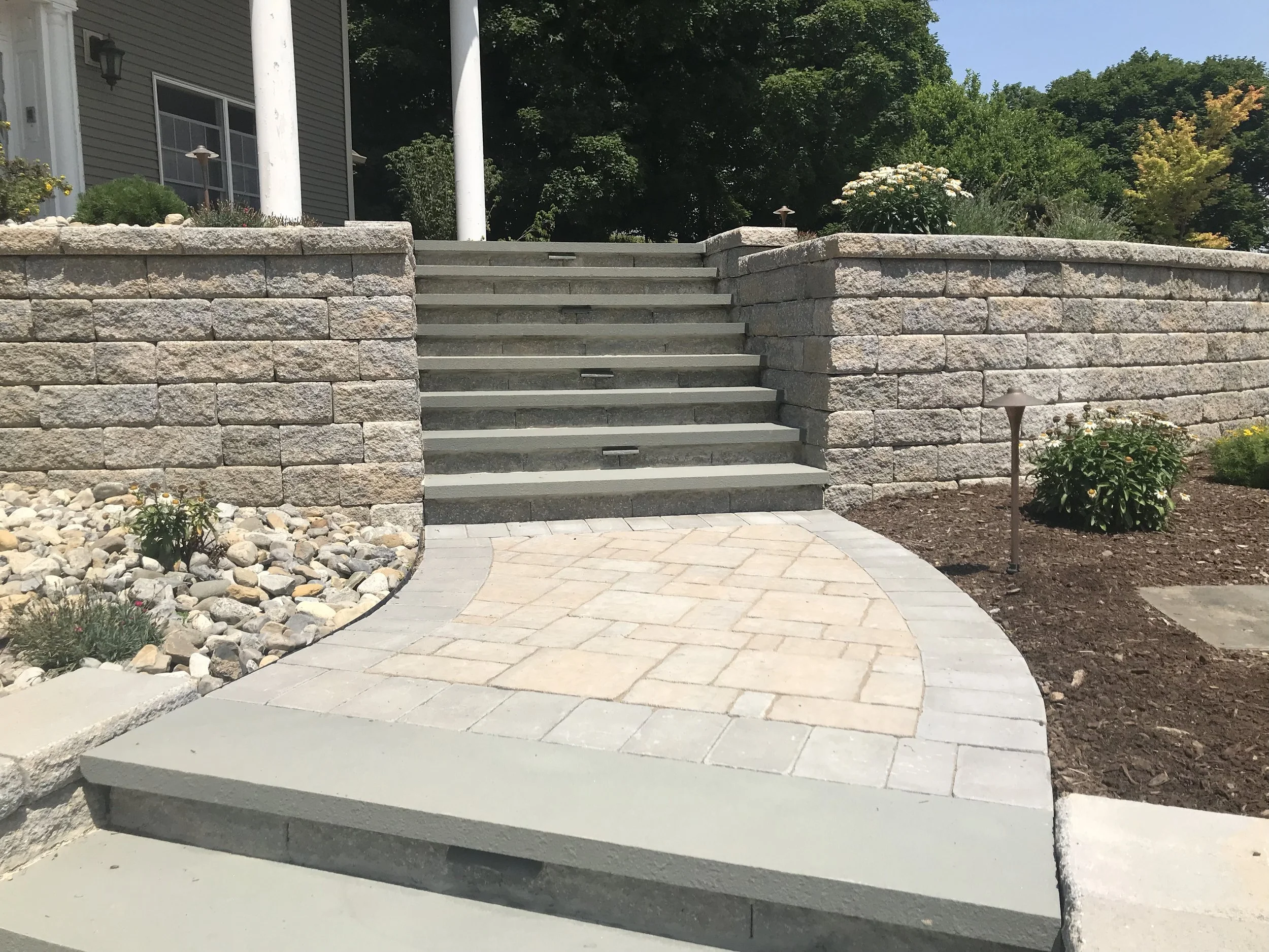 Concrete Segmented Walls - RENOVATION - Bracket 4 - 2-7RWCSB4.jpg