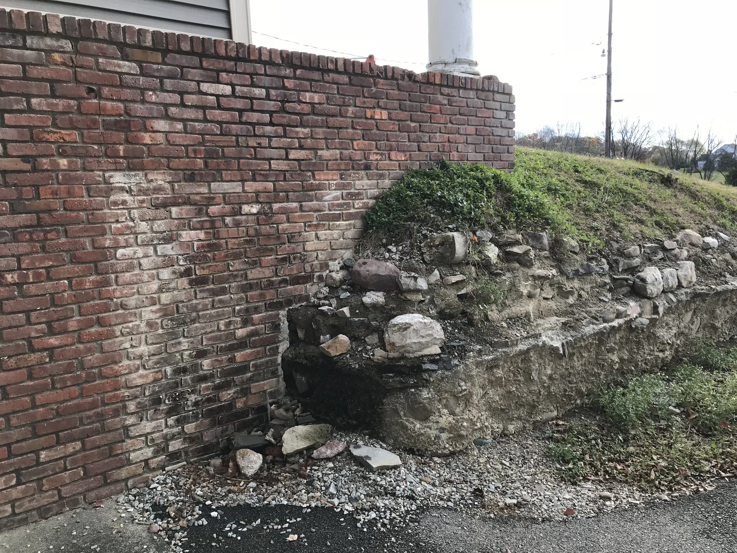 Concrete Segmented Walls - RENOVATION - Bracket 4 - 2-2RWCSB4.jpg