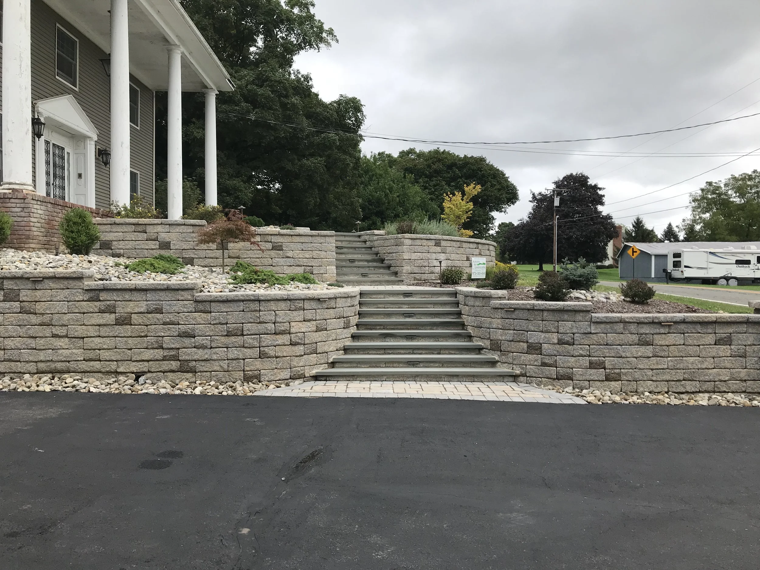 Concrete Segmented Walls - RENOVATION - Bracket 4 - 2-10RWCSB4.jpg