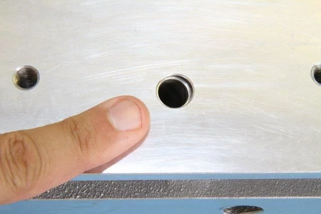 The 87cc versions of Edelbrock’s Performer RPM or Performer RPM CNC contain an exhaust crossover, which makes them a smog-legal replacement in all 50 states.