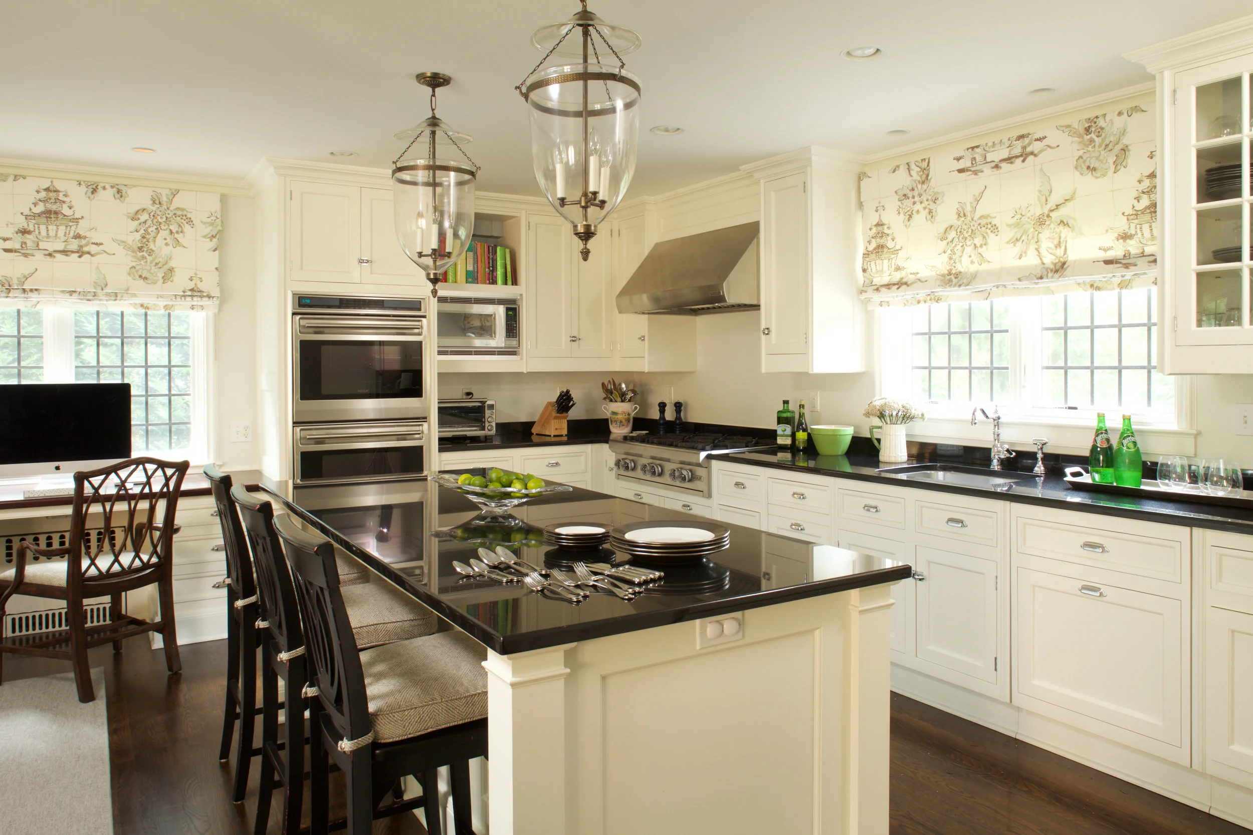12. Kitchen.jpg