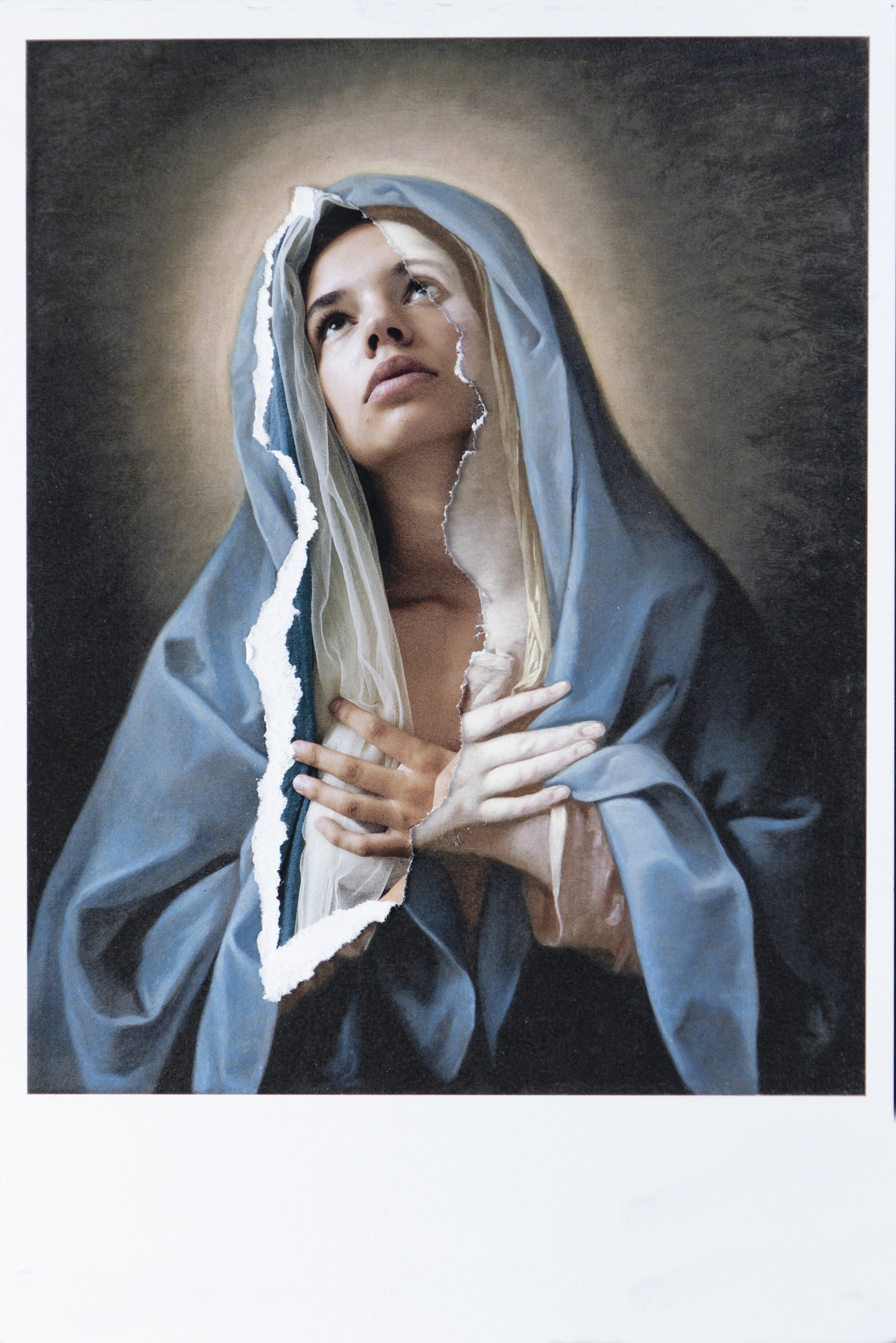 virgin praying