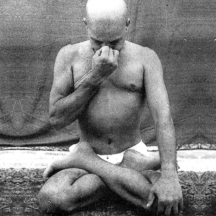 14 Interesting Facts about Tirumalai Krishnamacharya – Founder of Modern  Yoga
