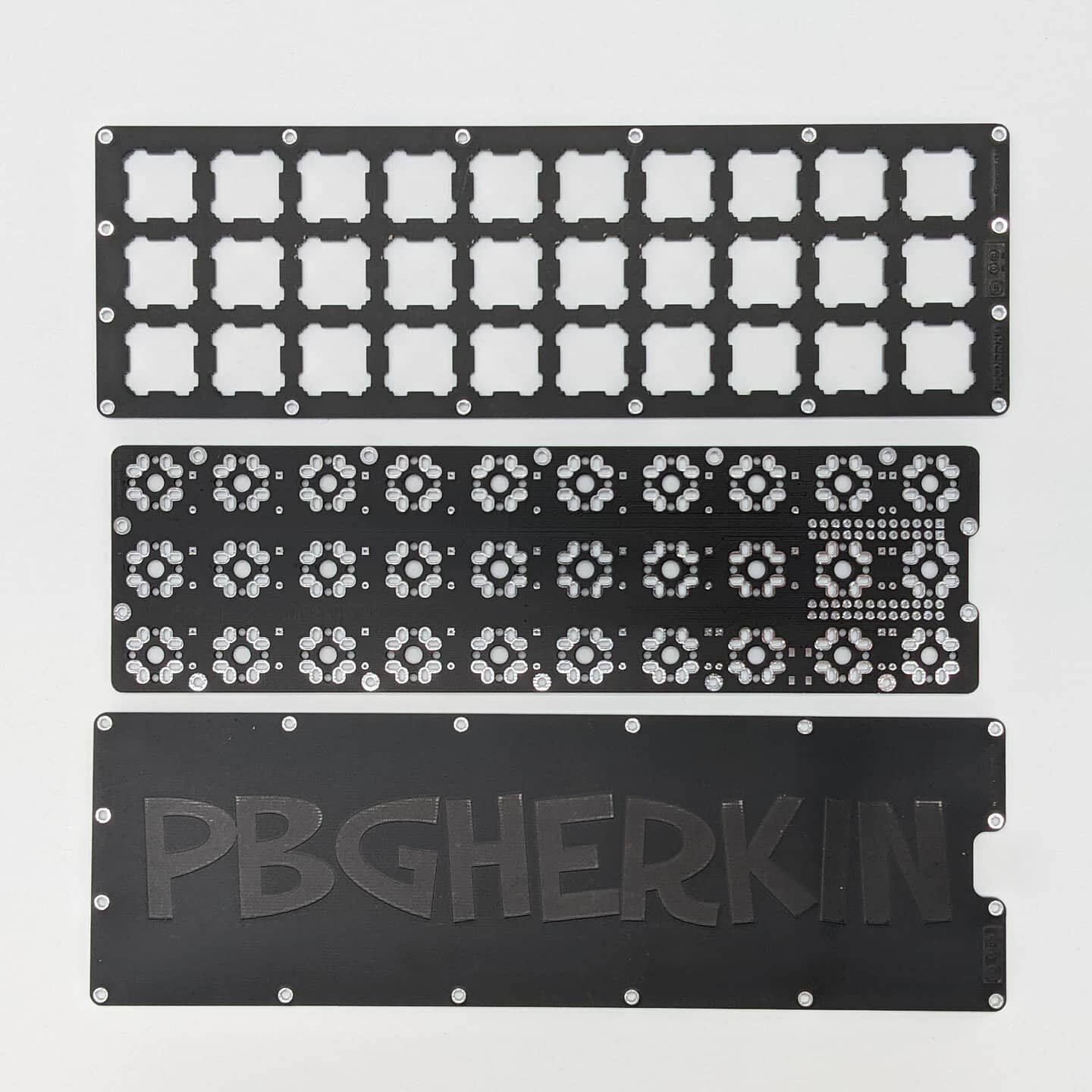 It's been a while since I've posted! I should have these up tomorrow! Some big news and changes this week

PB Gherkin by 40percent.club

#40percentkeyboard #40percentclub #gherkin #diykeyboard #diy #sudomod #geekhack #hackaday