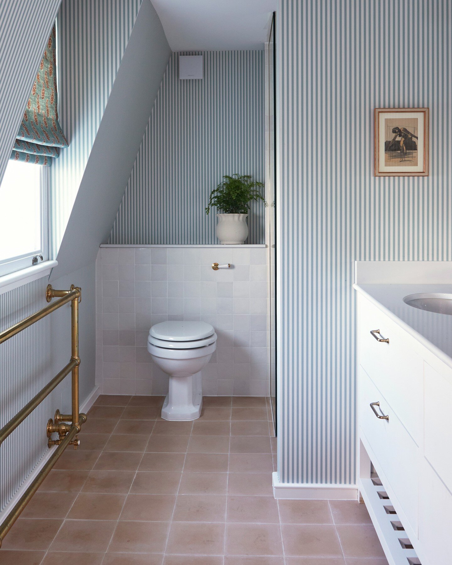 We do love a stripe! 🚽
#masterbathroom #londoninteriors #interiordesign #stripes #osbornehodge