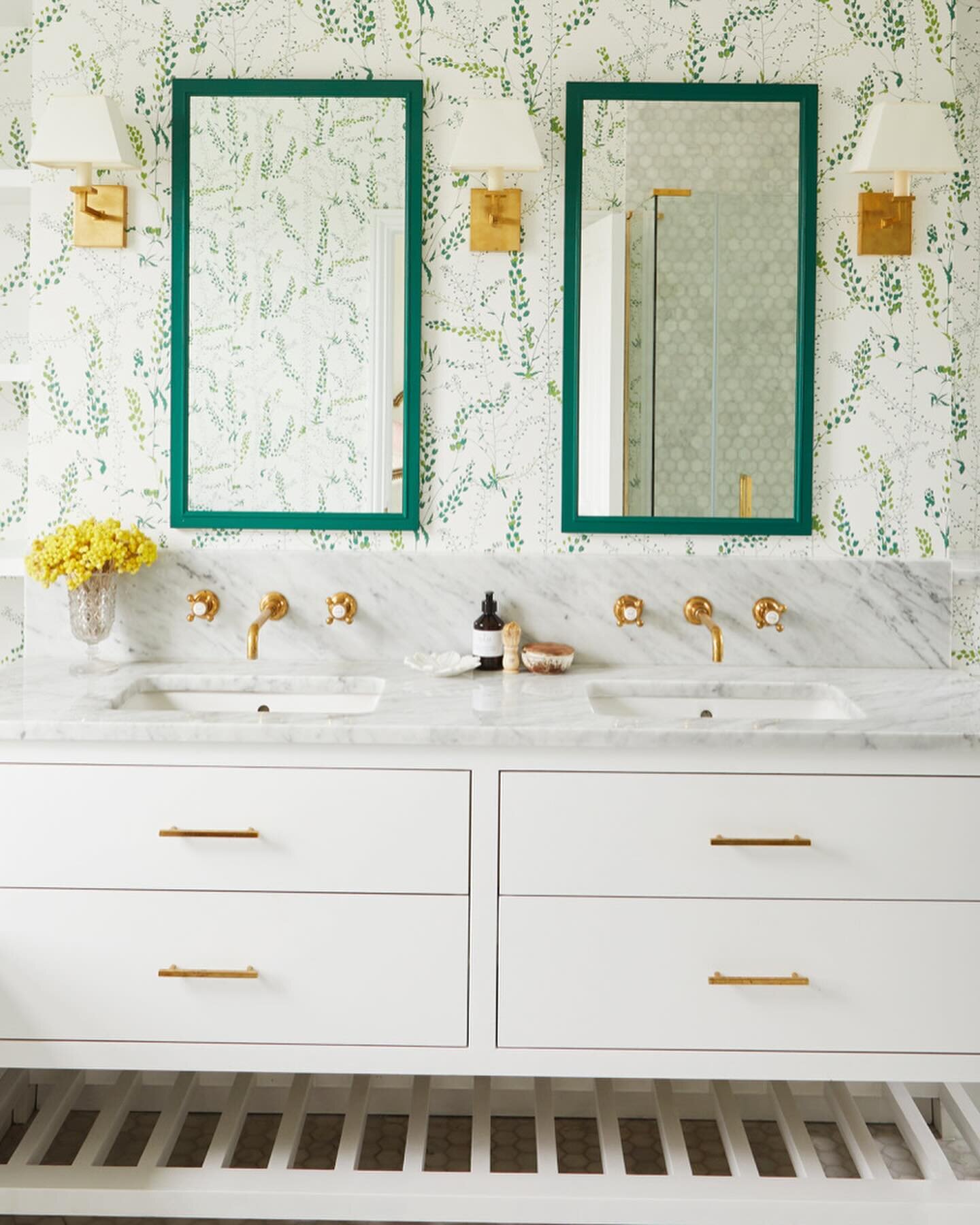 Our gardens are finally springing into life which reminded us of this gorgeous London bathroom we designed a few years ago 🌱 #spring #londoninteriors #bathroomdesign #fresh #osbornehodge @andersgramerphotography