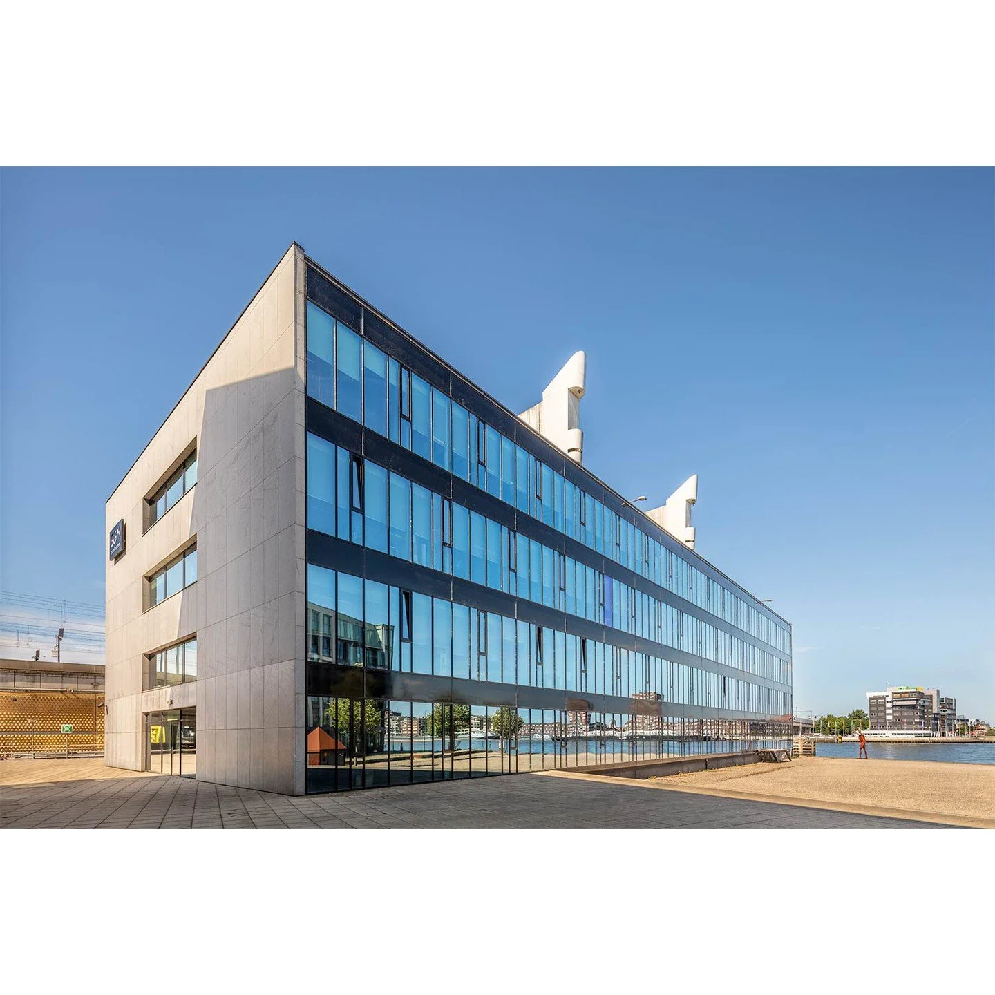 Voor @bouwconsultingbv verzorgden wij de vastgoed en interieurfotografie in Dordrecht, Woerden en Nijmegen. Tot de kern van de activiteiten van Bouwconsulting behoren projectontwikkeling en vastgoedbeleggingen. Voor meer foto's check 'real estate' en