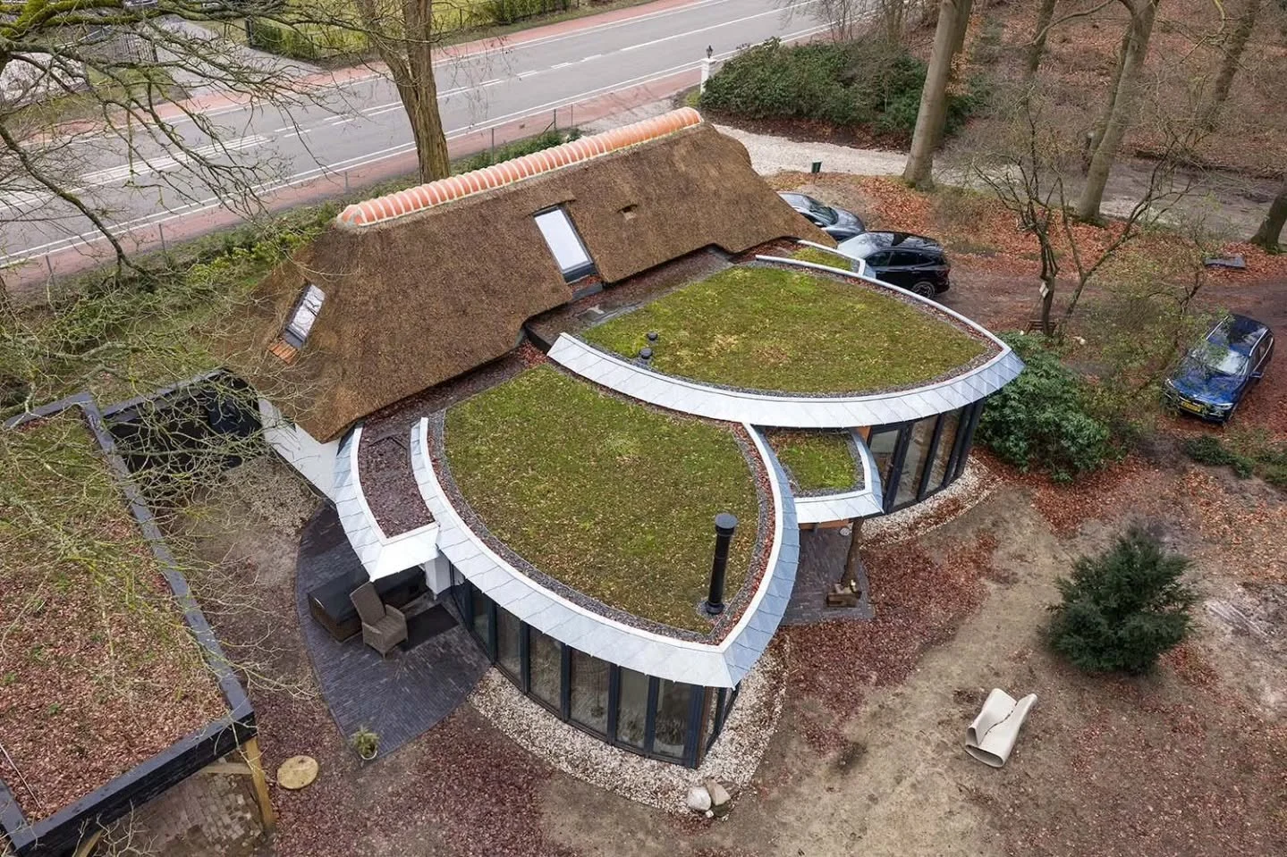 Voor SA Design &amp; Architectuur fotografeerden wij deze woning uitbreiding op de Veluwe. Het ontwerp is ge&iuml;nspireerd op de vormen van beukenbladeren die het terrein omringen, met daarnaast subtiele verwijzingen naar de zonnebloem.

#architectu