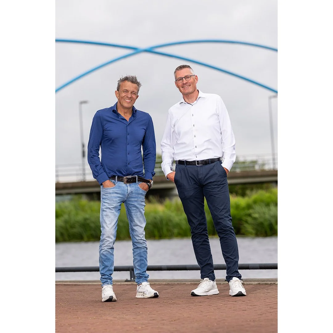 In opdracht van @magentacommunicatie verzorgden wij dit duo portret voor de cover van TBM Magazine. 

TBM Magazine is d&egrave; bron voor nieuws en achtergronden uit het telecom- en ict-kanaal.

De heren Edwin de Raadt, CEO van Fore Fiber (Hedel) en 