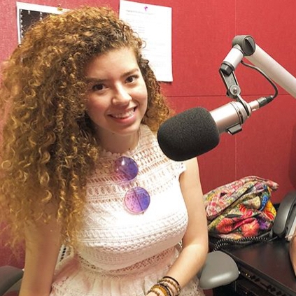 MEET LESLY REYNAGA, AN EMERGING TEXAN LATINA SINGER-SONGWRITER