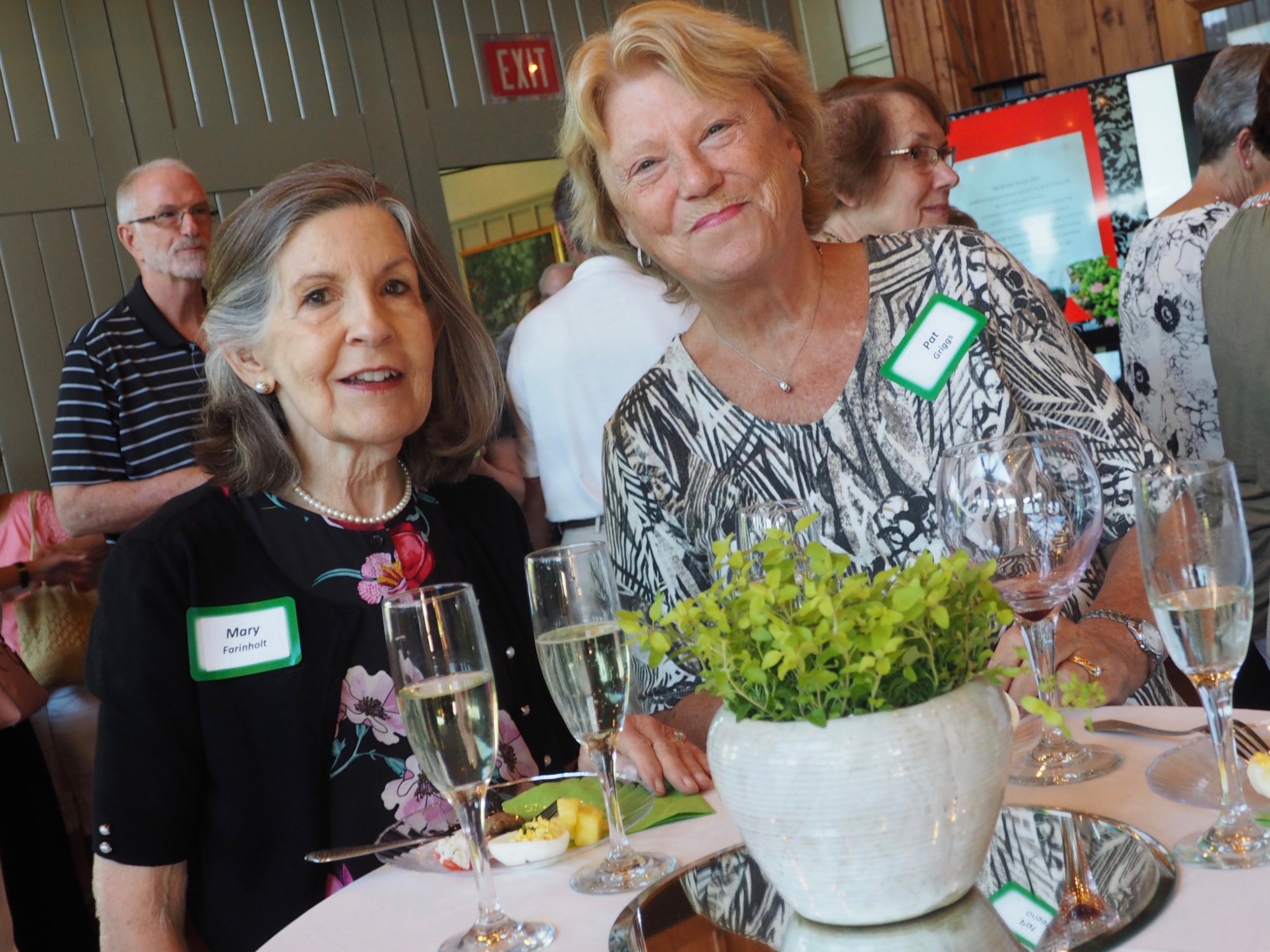 Mary Farinholt and Pat Griggs