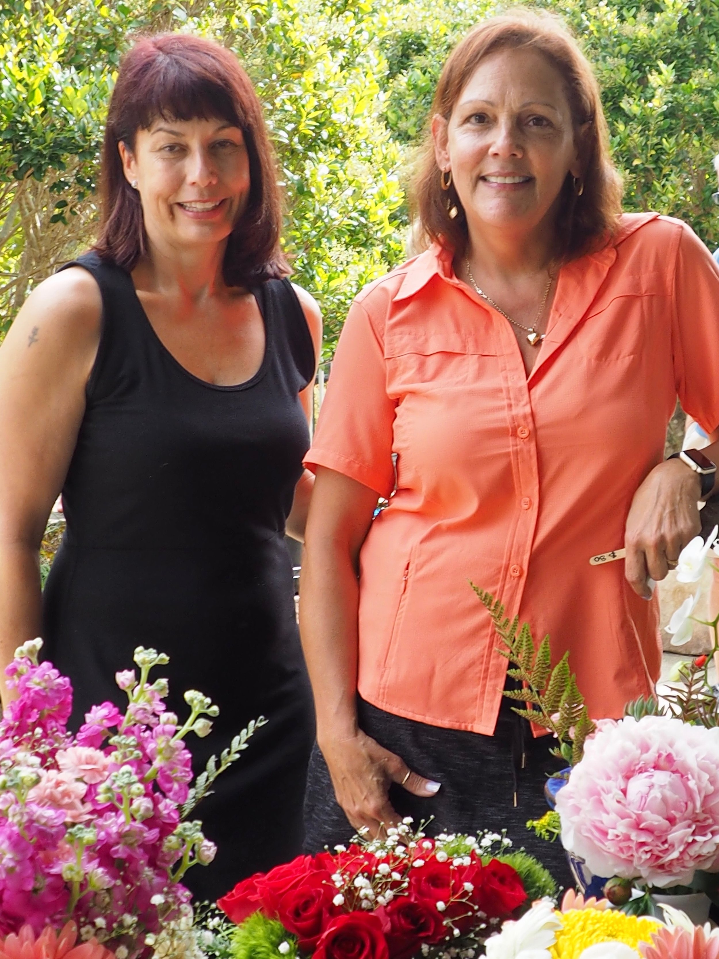  Garden Divas Dalia Lavender and Claudia Kindred shared tips and brought beautiful bouquets and container plants. 
