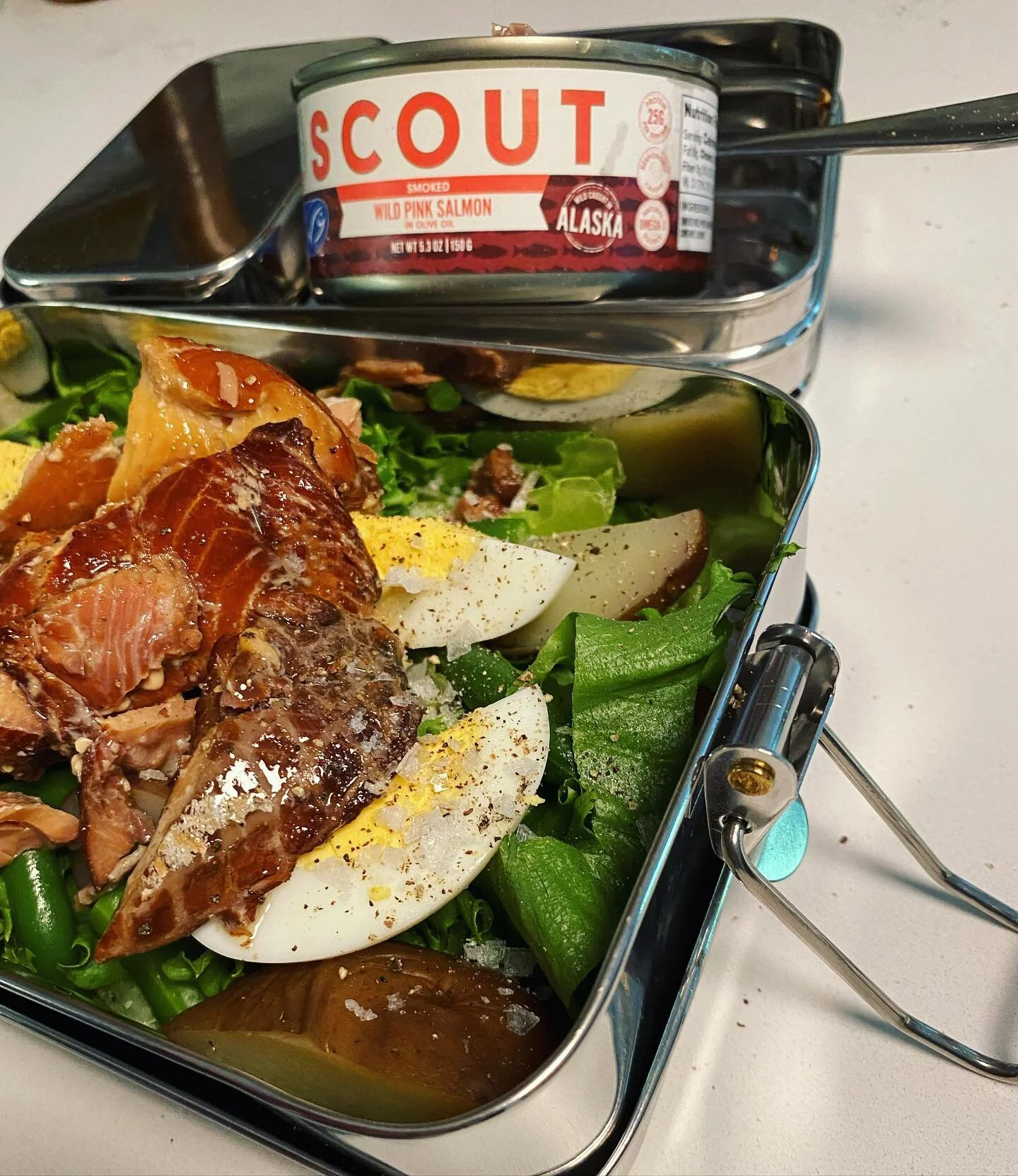 Took today&rsquo;s ni&ccedil;oise lunchbox up a level with a can of some tasty @scoutcanning smoked wild pink salmon (which happens to fit perfectly in the top half of this box). #tinnedthings #yeswetin