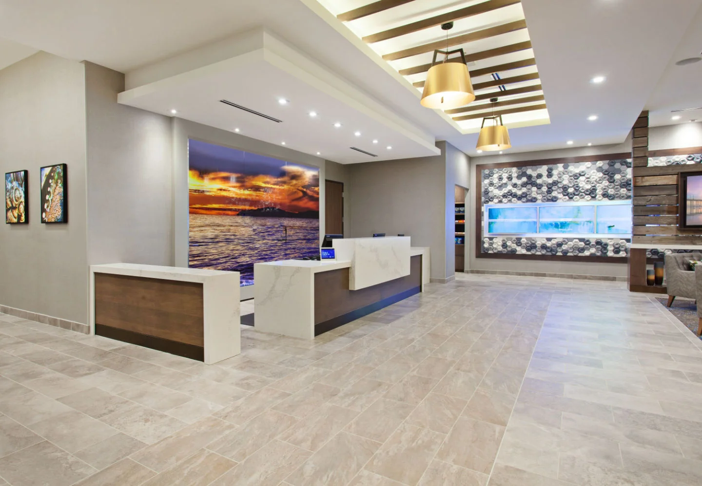 1_Front Desk.jpg
