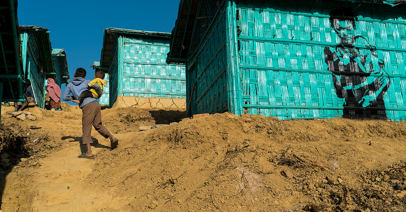 13-Kutupalong-BlueShelters.png