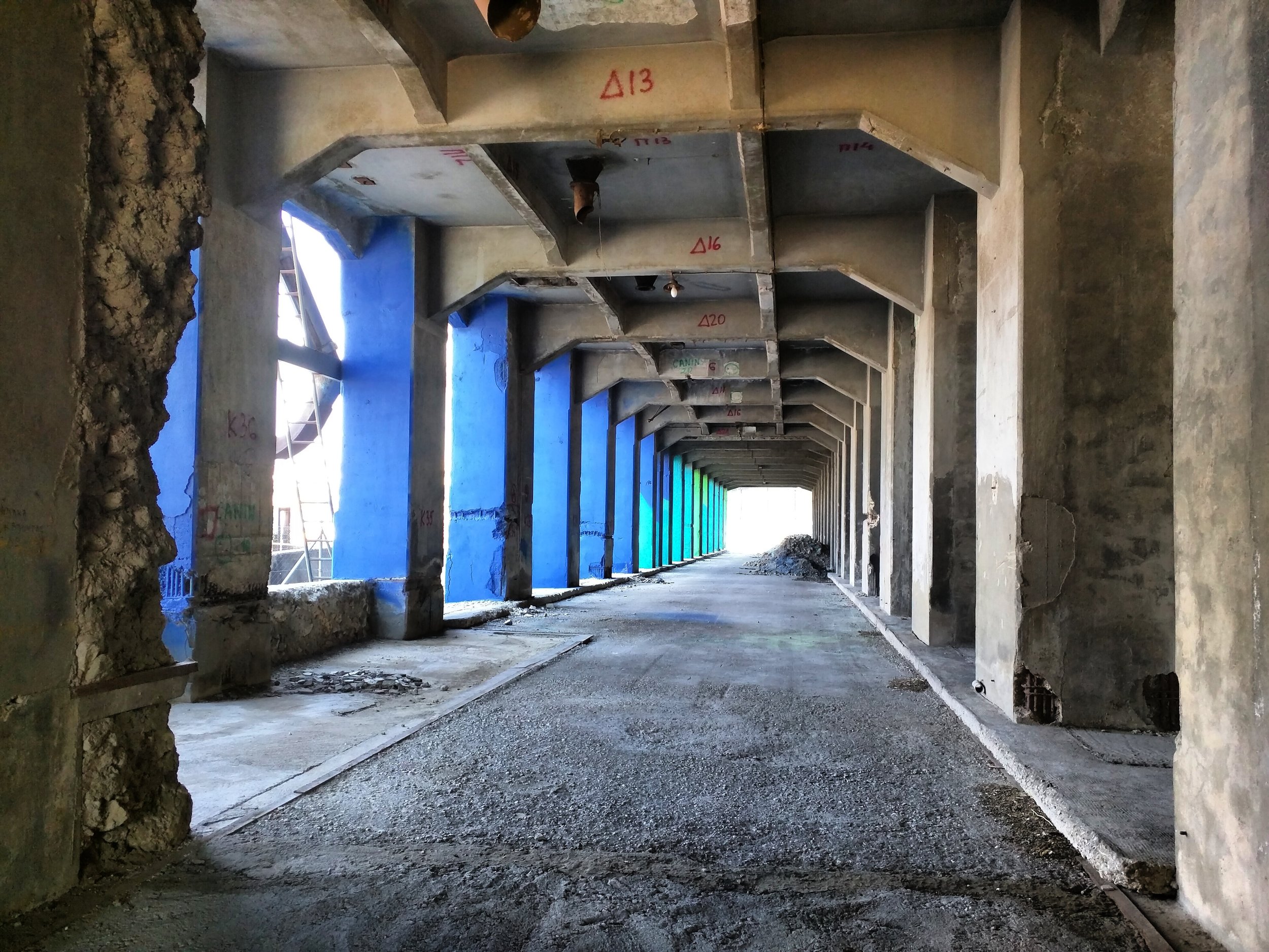 Gate E2