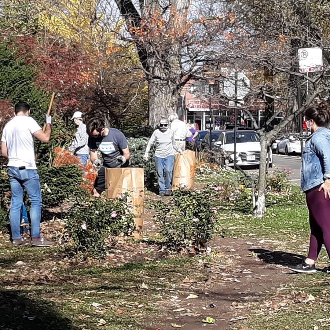 West Andersonville Garden cleanup day.