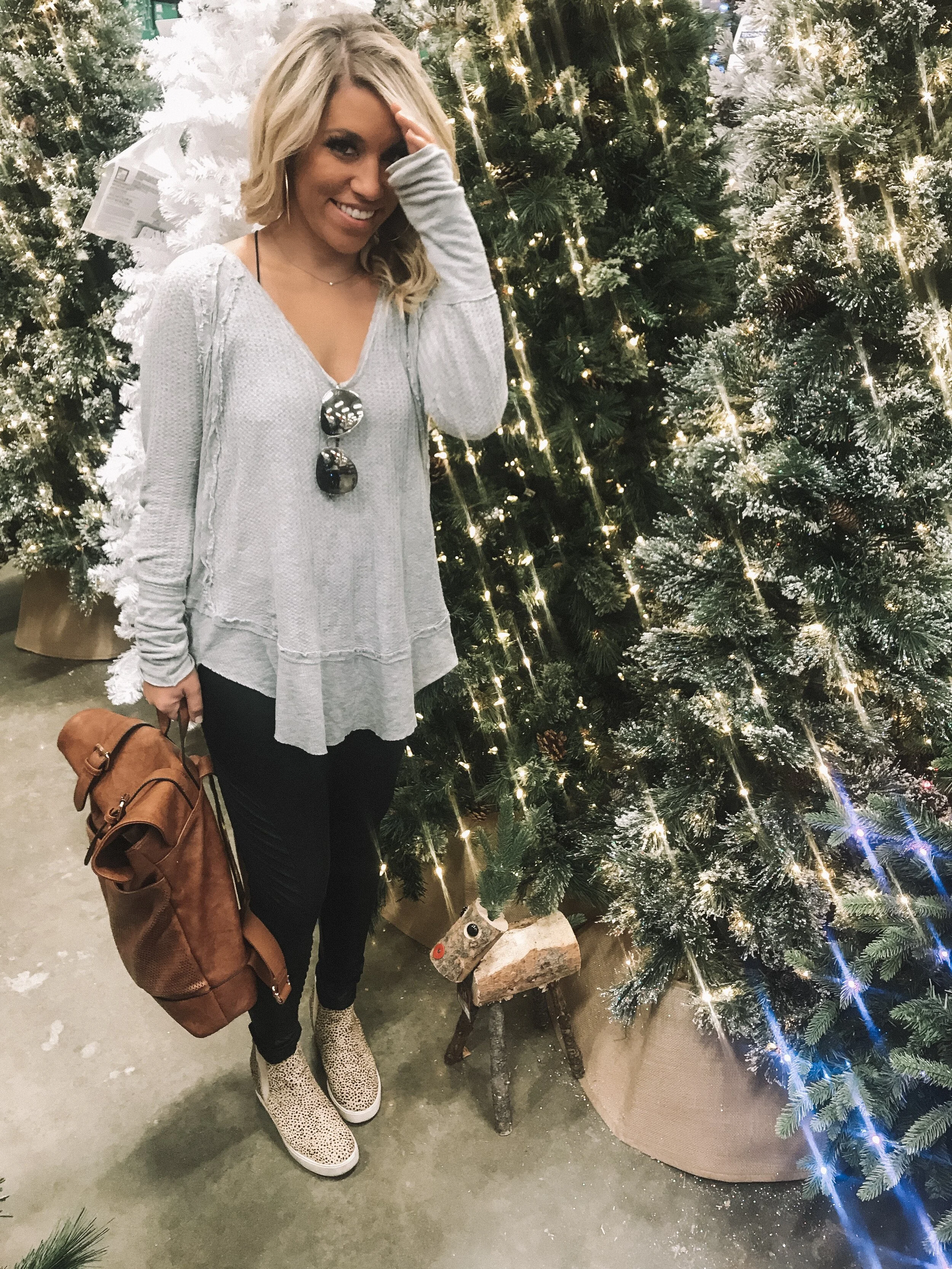 Casual Holiday Shopping Outfits