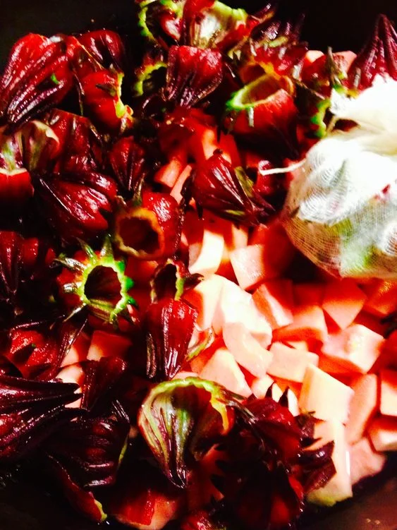 Hawaiian guava, rosella flowers and spices