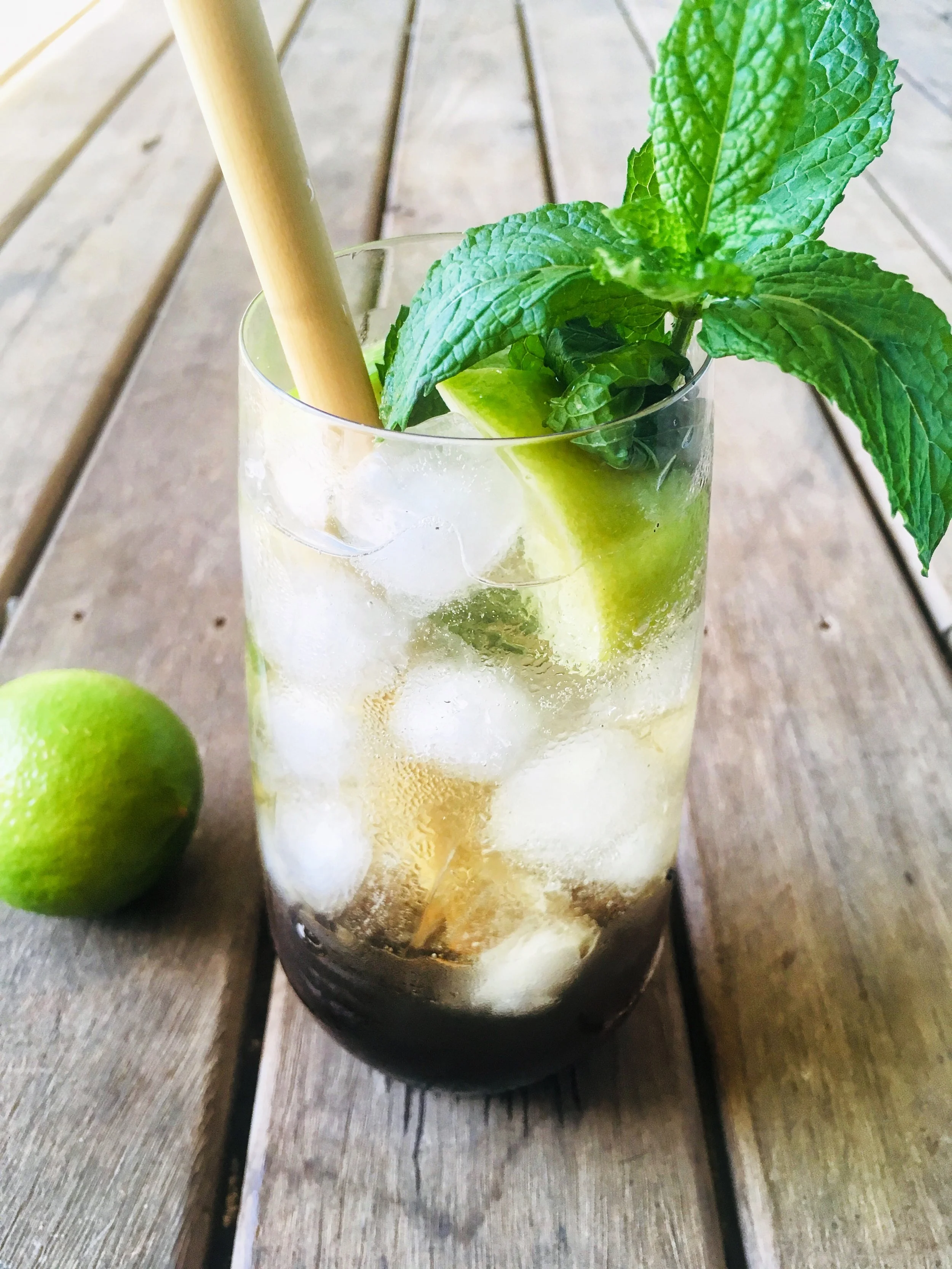 Rosella and lime nojito 