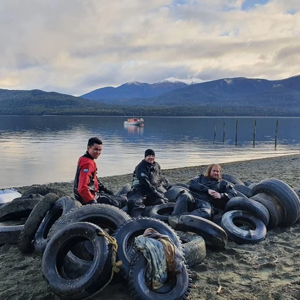 Lake Te Anau underwater clean up 