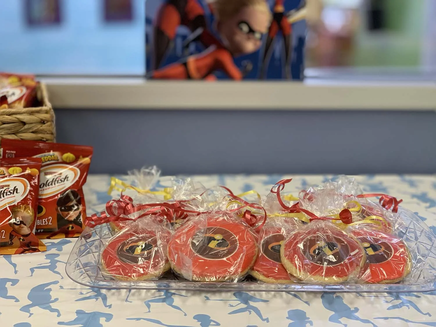 incredibles-treat-table.jpg