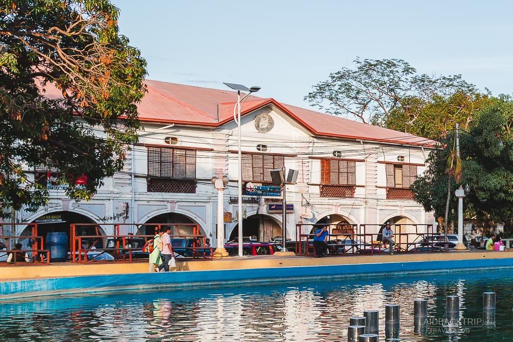 plaza salcedo in vigan luzon | what to see and do in vigan guide by laidbacktrip