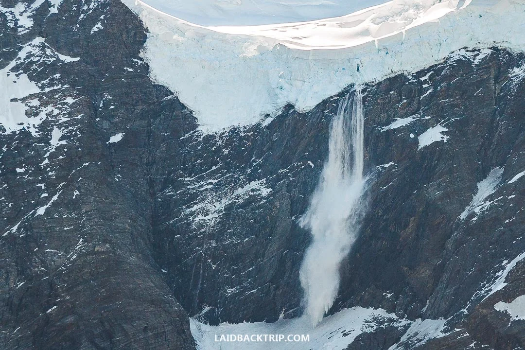 The best time to visit Mueller Hut is in summer when the snow melts away.