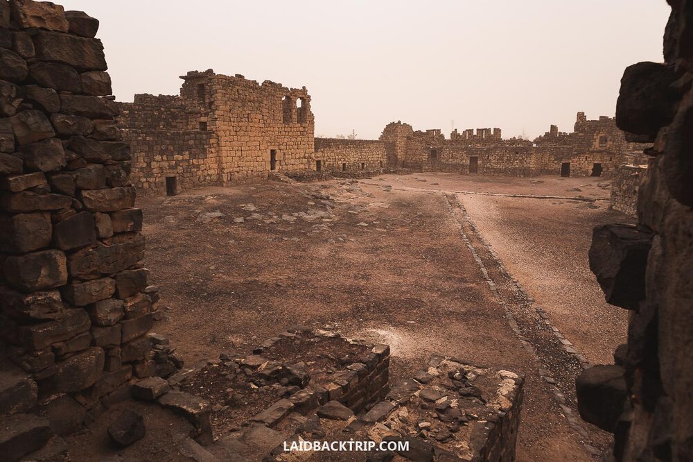jerarquía enfermero formato Qasr Azraq: Visiting the Best Desert Castle in Jordan — LAIDBACK TRIP