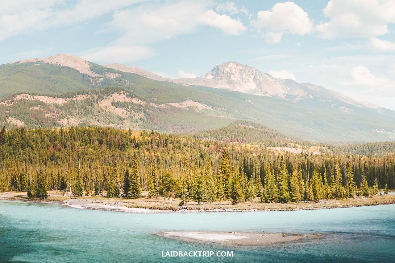 Jasper National Park is a paradise for hikers and nature lovers.