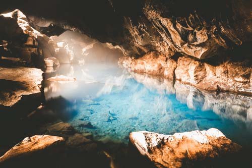 How to Visit Grjótagjá Cave