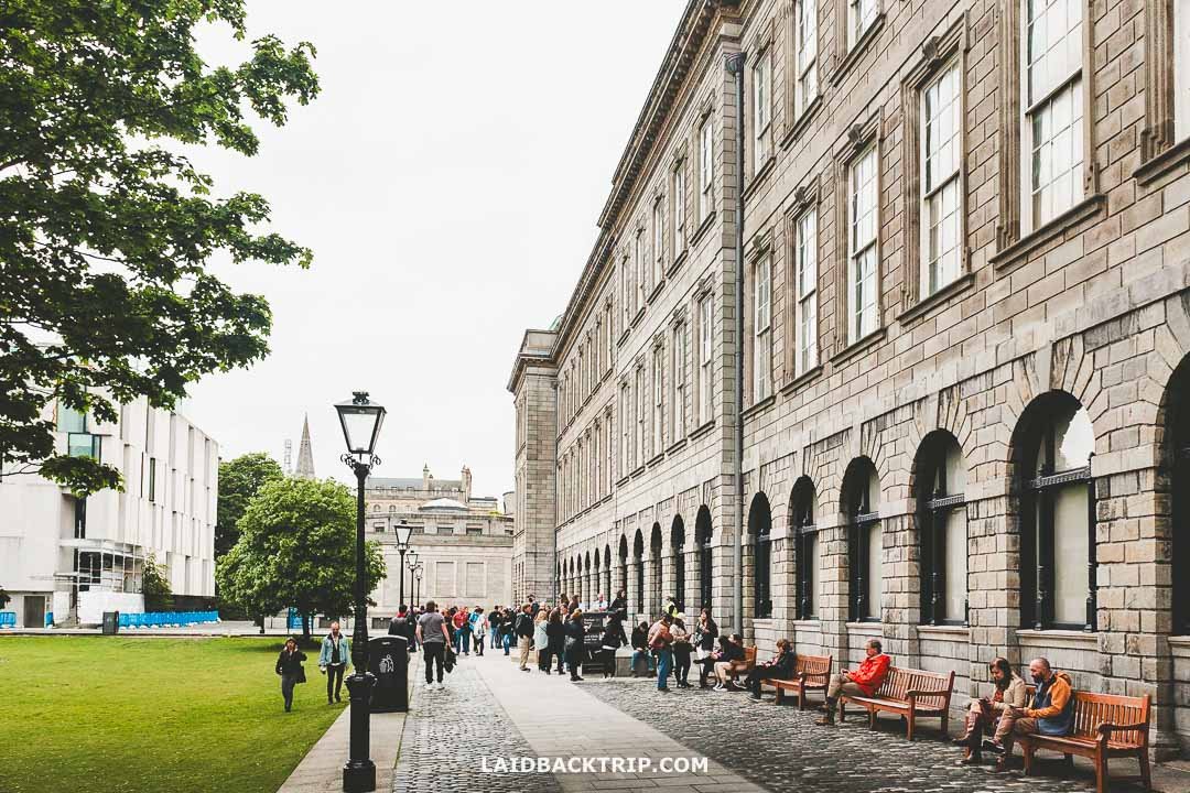 can you visit trinity college library