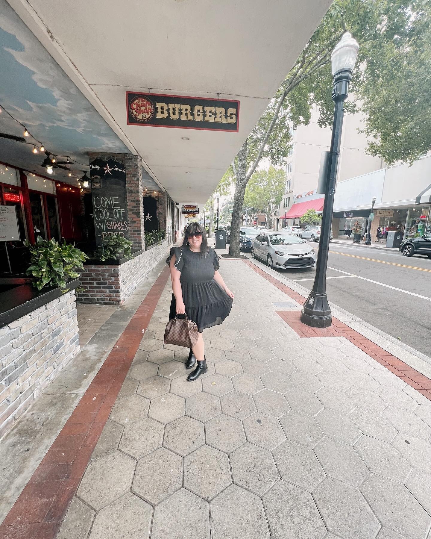 if someone could please tell the sleeve of my dress to do better, that would totally be great. 

 but honestly, gotta love days in downtown Lakeland &amp; sweet lunch meetings with great food and good vibes. 

also while we&rsquo;re at it, please tel
