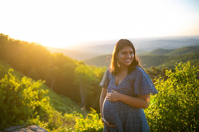 Shenandoah_Mountains_Sunrise_Maternity_Portrait_Photography_Session-11.jpg